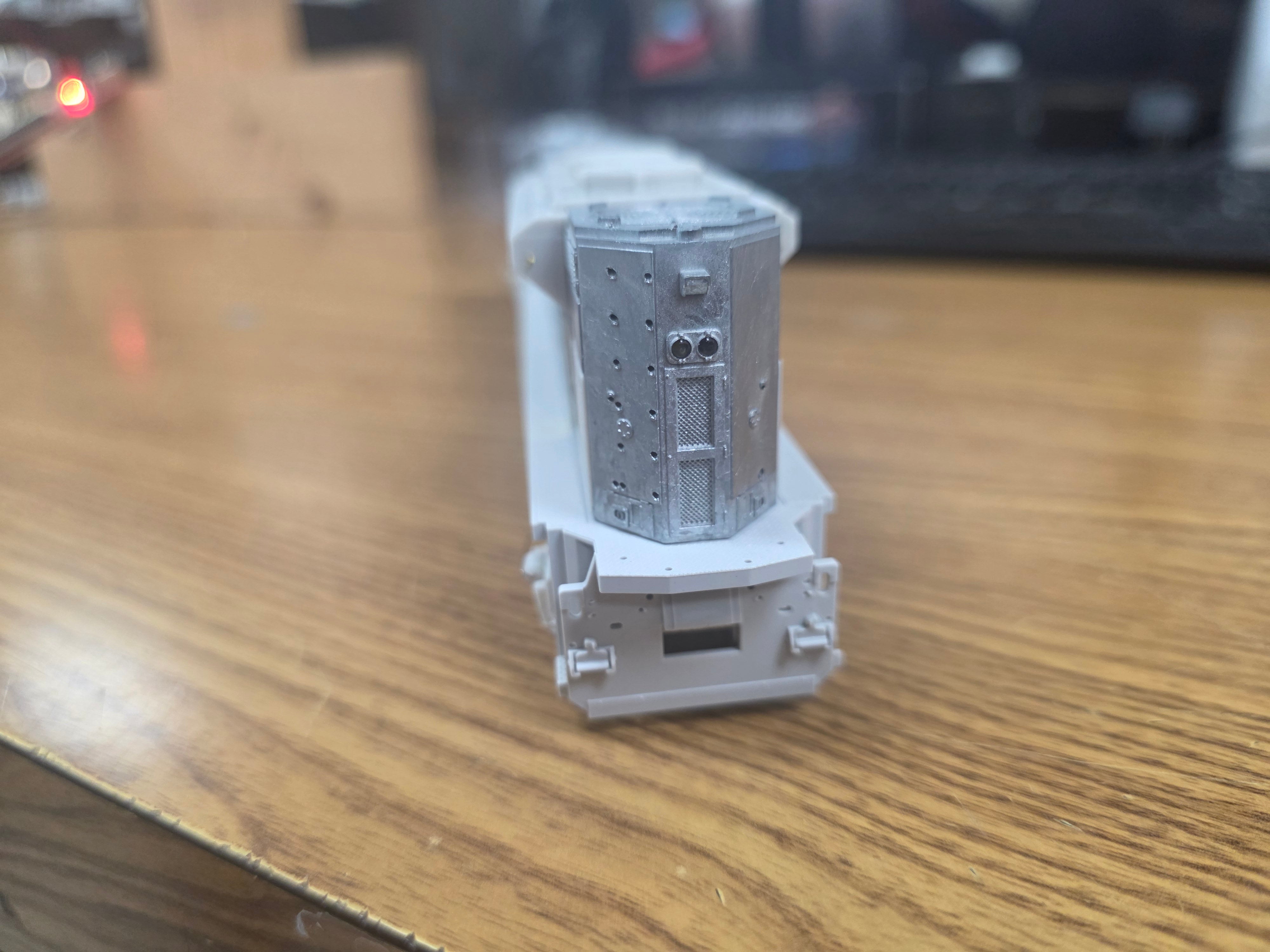 ***BLEMISHED***(COMES WITH LIMITED DETAIL BAG, SEE PHOTOS, SOLD AS IS) REFURBISHED BR8690 EMD SD70ACe, Unpainted, High Headlight, Paragon4 Sound/DC/DCC, w/ Smoke, HO