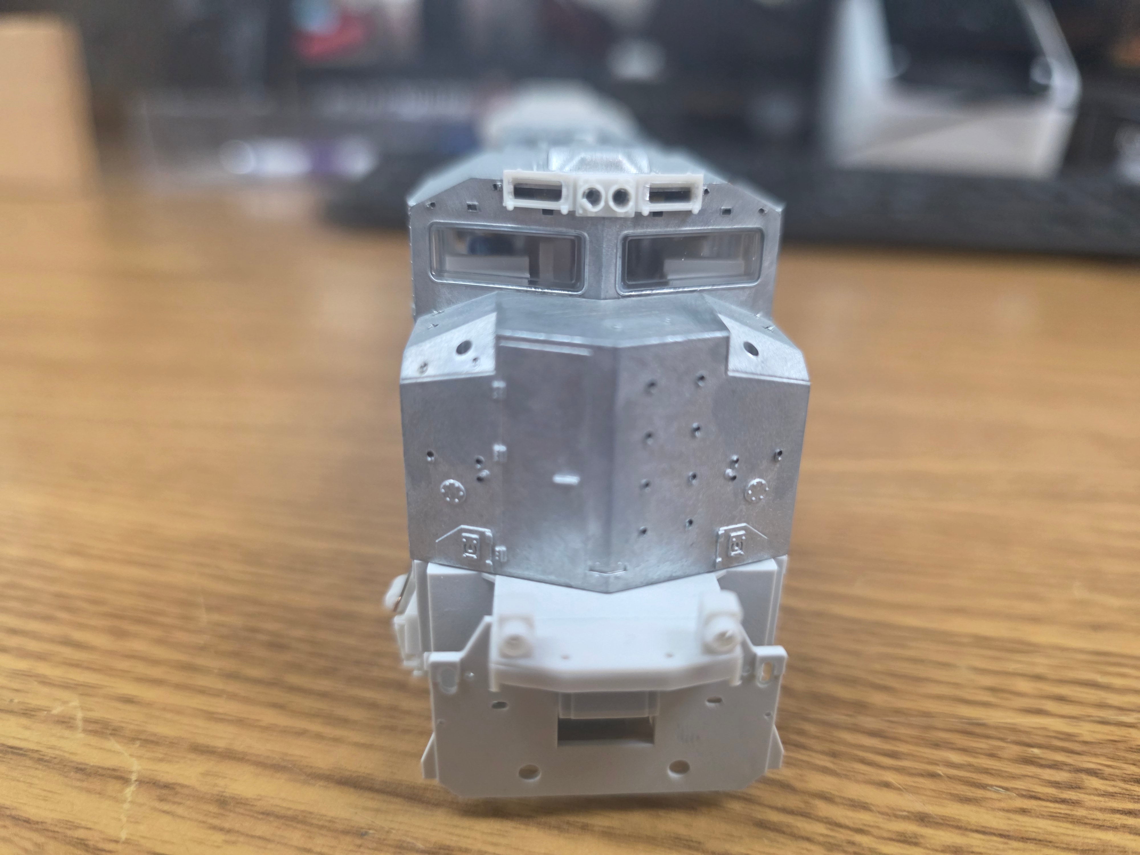 ***BLEMISHED***(COMES WITH LIMITED DETAIL BAG, SEE PHOTOS, SOLD AS IS) REFURBISHED BR8690 EMD SD70ACe, Unpainted, High Headlight, Paragon4 Sound/DC/DCC, w/ Smoke, HO