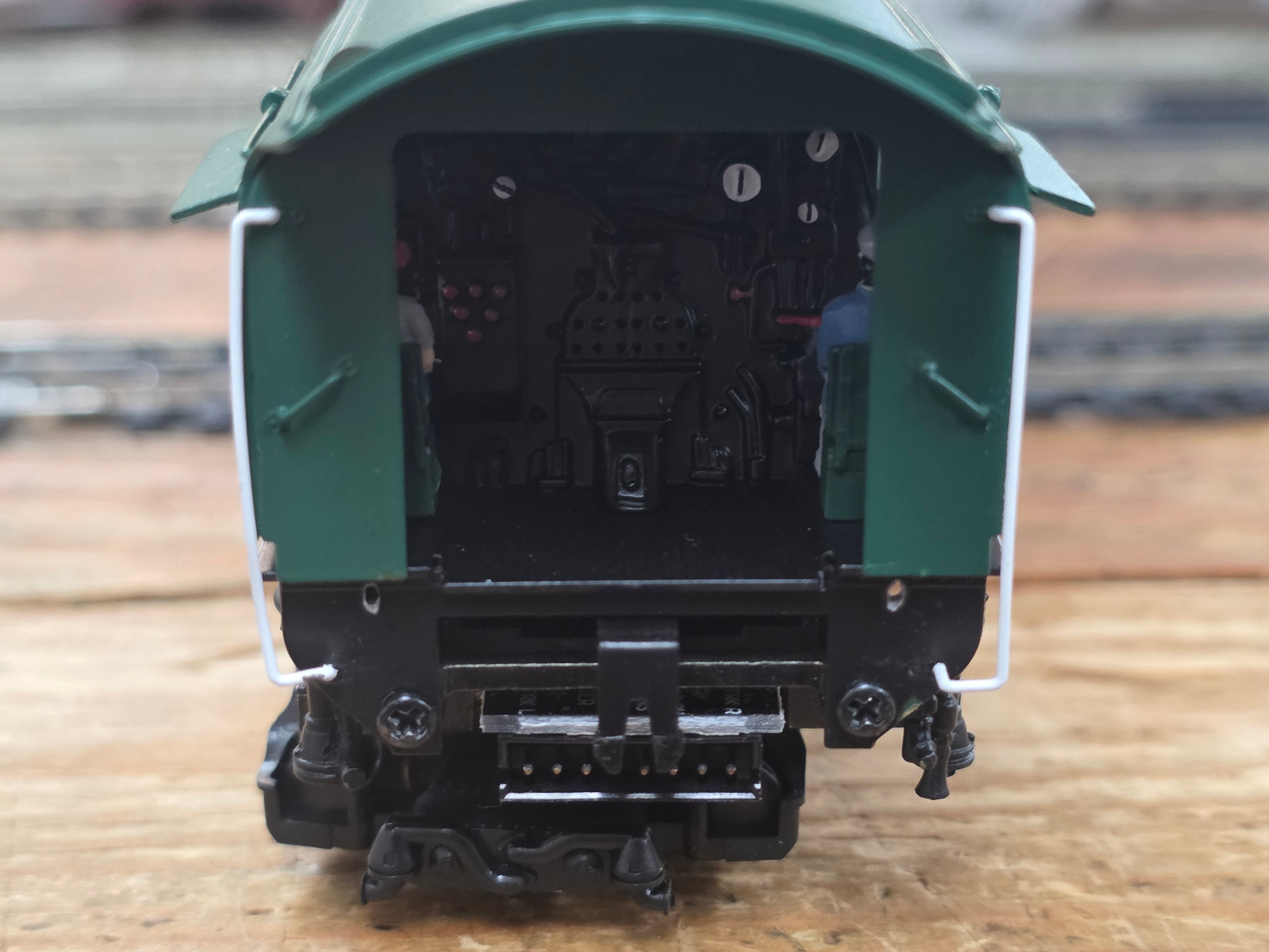 ** Blemished (sold as-is, see pictures) REFURBISHED BR4909 Hybrid C&O J3a 4-8-4, #614, "The Greenbrier Presidential Express", Paragon3 Sound/DC/DCC, Smoke, HO