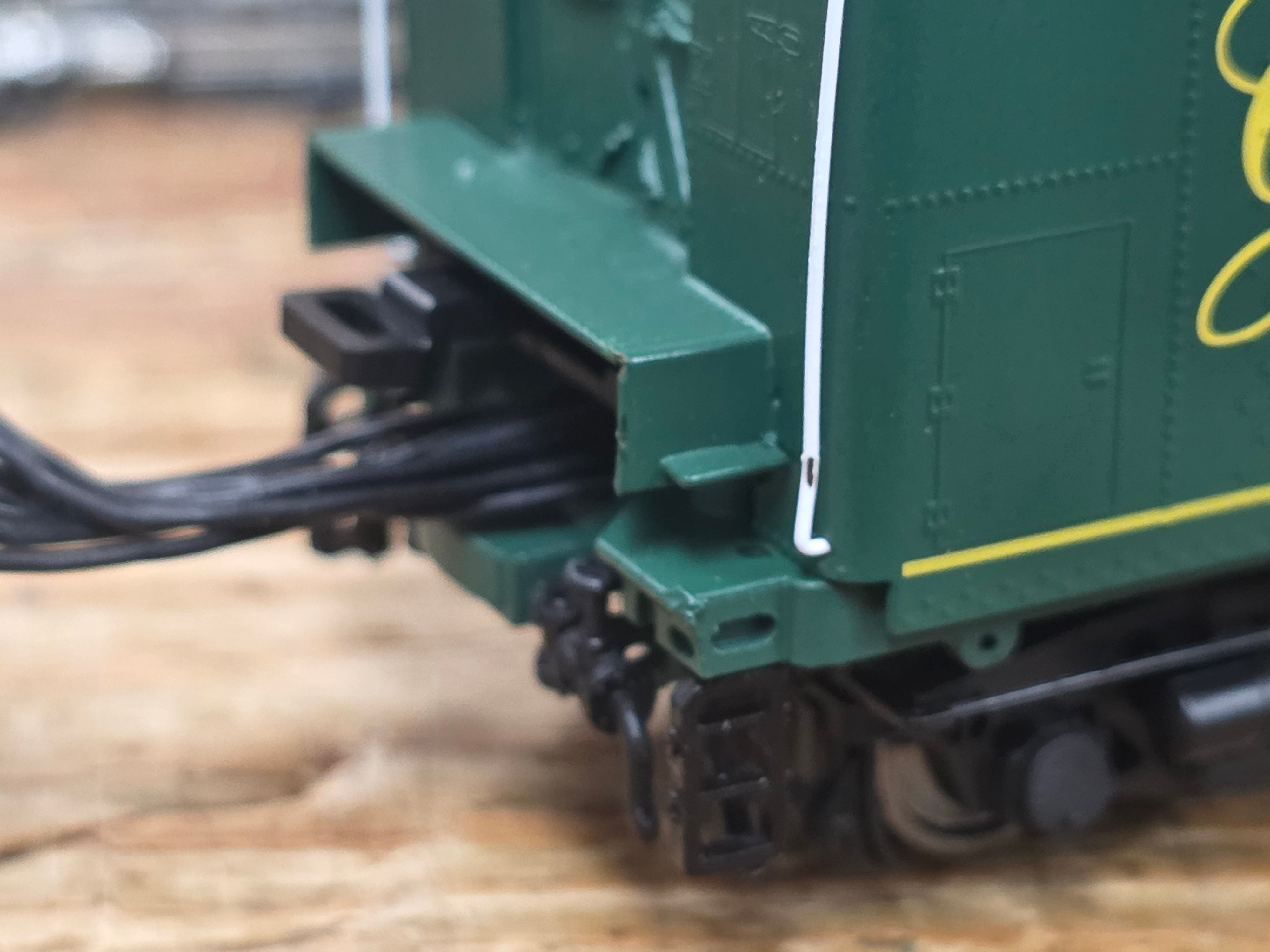 ** Blemished (sold as-is, see pictures) REFURBISHED BR4909 Hybrid C&O J3a 4-8-4, #614, "The Greenbrier Presidential Express", Paragon3 Sound/DC/DCC, Smoke, HO