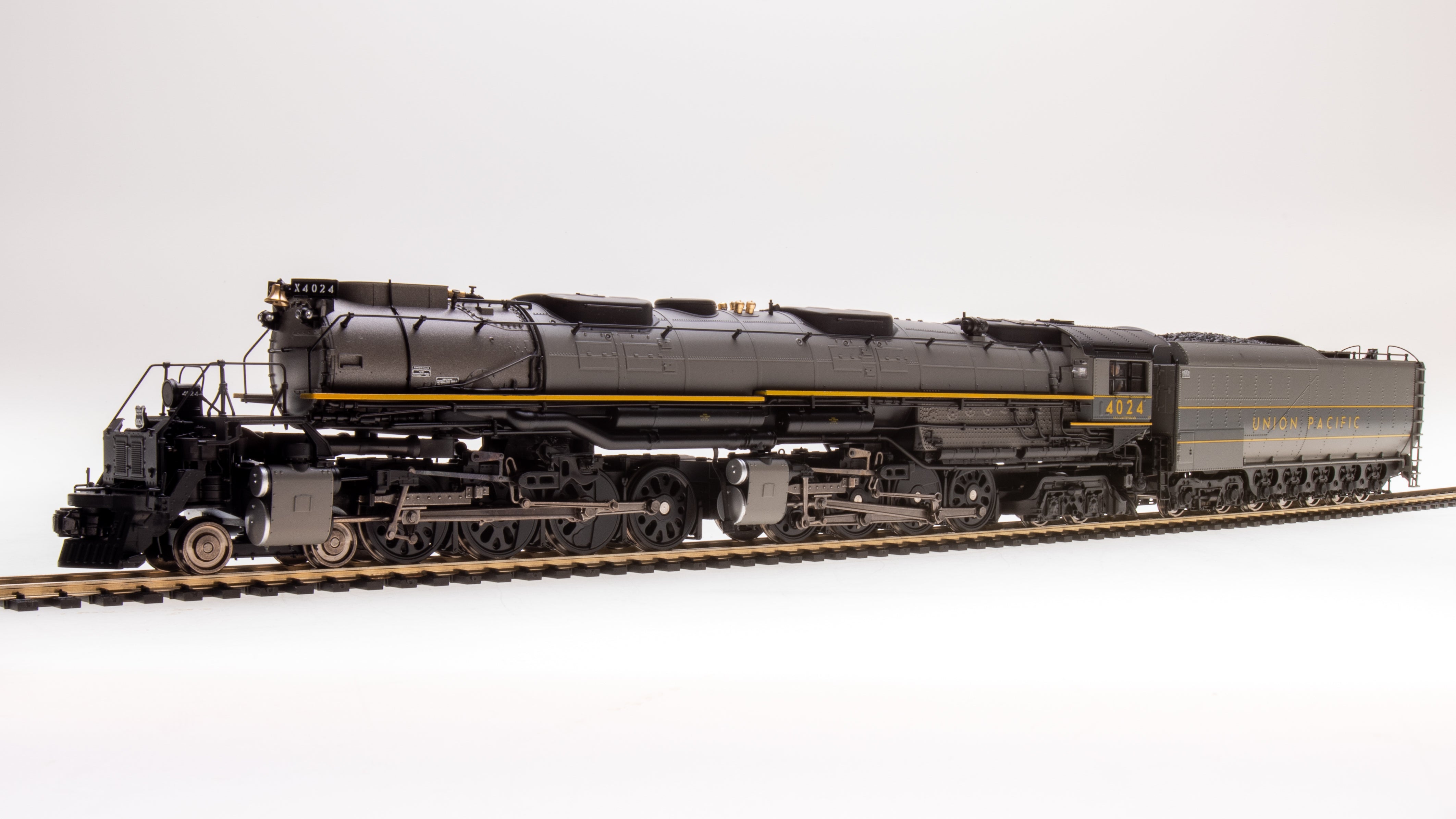 7060 UP Big Boy #4024, Two-Tone Gray w/ Yellow, Wilson Aftercooler, 25-C-400 Coal Tender, Paragon4 Sound/DC/DCC, Smoke, HO (Fantasy Paint Scheme) Default Title