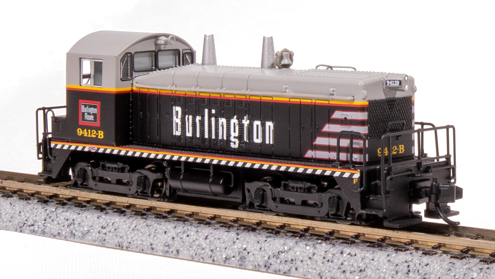 7486 EMD NW2, CBQ 9407B, "Burlington" billboard, Paragon4 Sound/DC/DCC, N