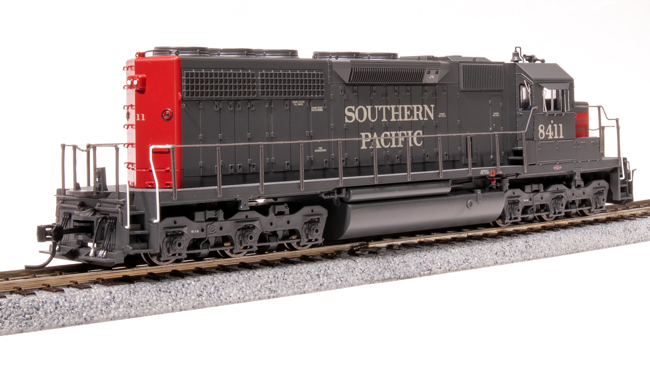 9046 EMD SD40, SP 8411, Bloody Nose, No-Sound / DCC-Ready, HO