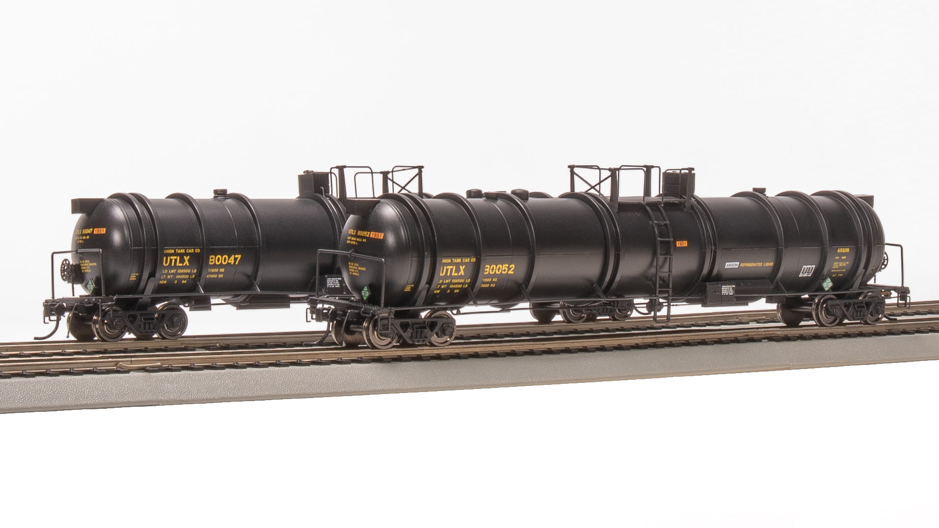 ベジトラグ 8038 Cryogenic Tank Car, UTLX Black, 2-Pack, HO