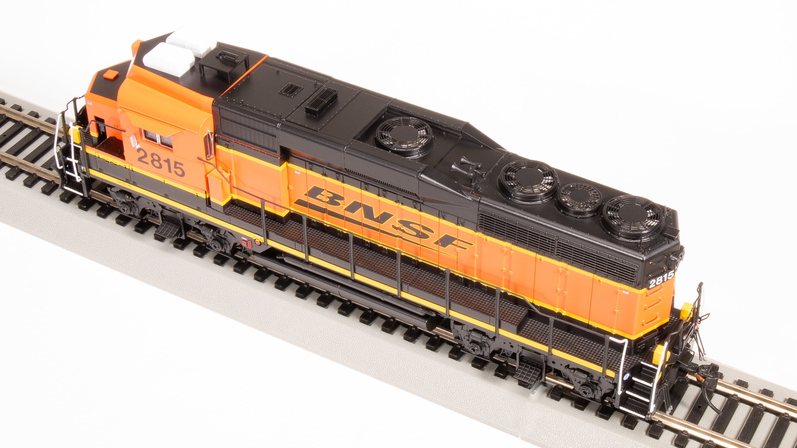 9562 EMD GP30, BNSF 2815, H3 Swoosh, No-Sound / DCC-Ready, HO (GP39-2R)