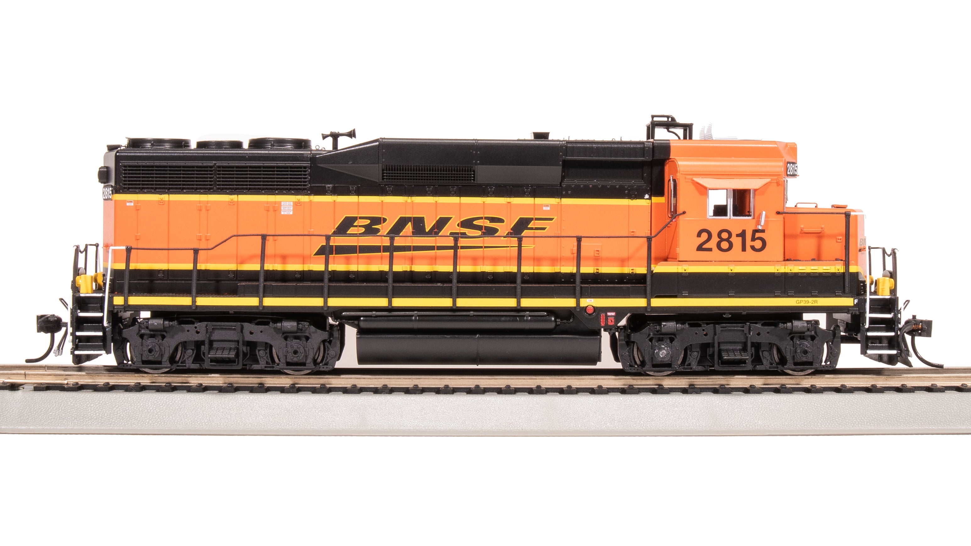 9562 EMD GP30, BNSF 2815, H3 Swoosh, No-Sound / DCC-Ready, HO (GP39-2R)