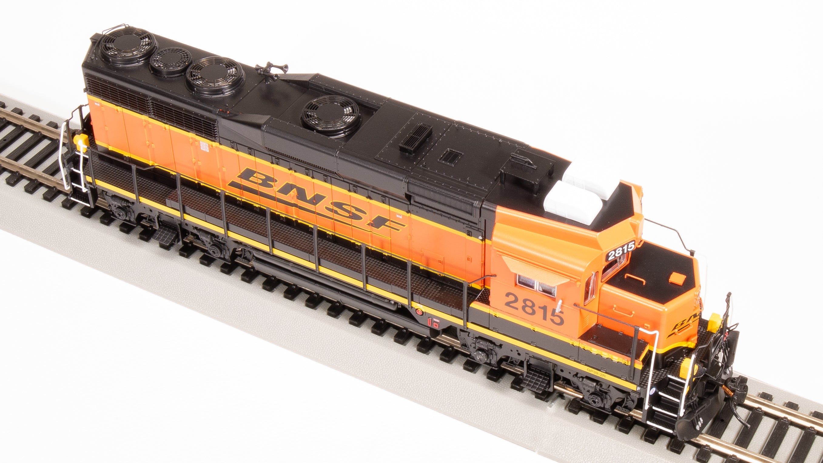9562 EMD GP30, BNSF 2815, H3 Swoosh, No-Sound / DCC-Ready, HO (GP39-2R)