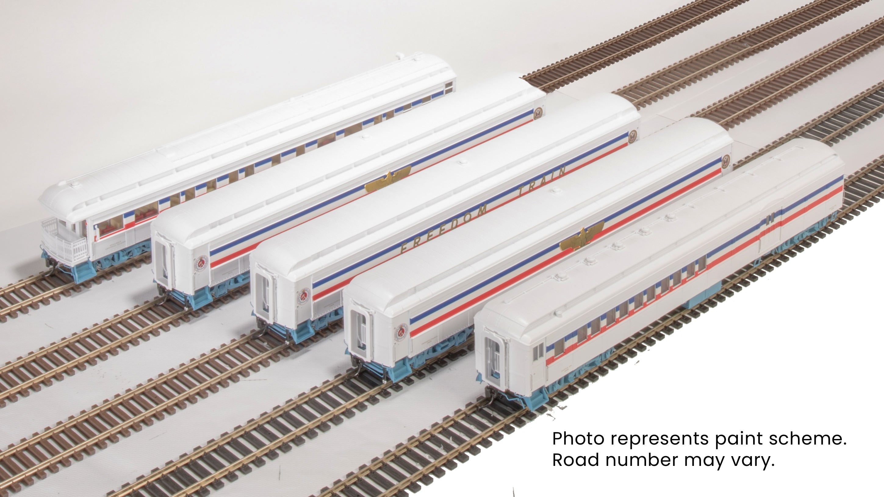 9712 1947 Freedom Train Heavyweight 5-Car Passenger Set, 1947 Scheme, HO Scale