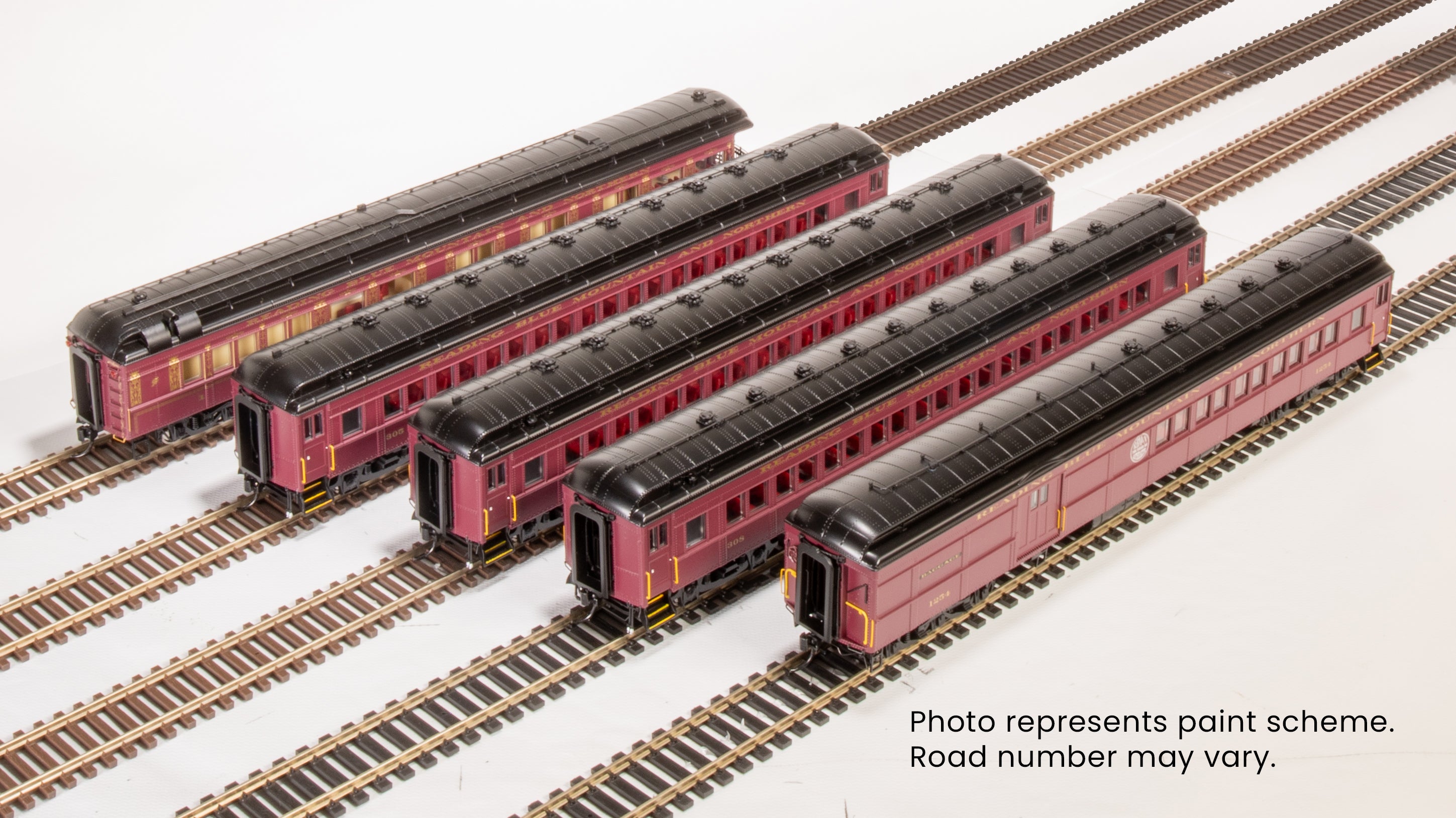 9716 RBMN Heavyweight 5-Car Passenger Set, Maroon Scheme, HO Scale