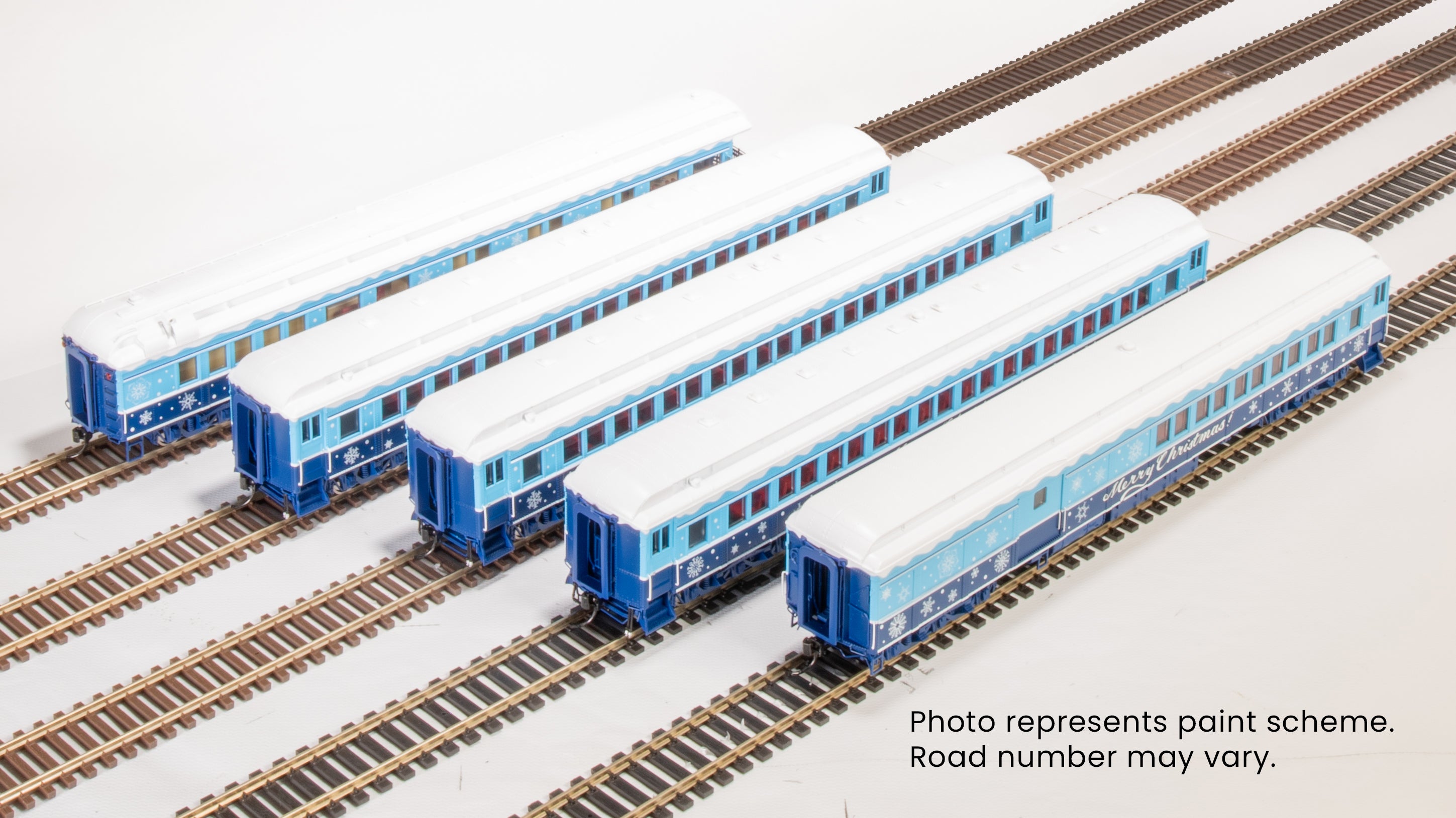 9717 Holiday-themed Heavyweight 5-Car Passenger Set, Blue & White Scheme, HO Scale