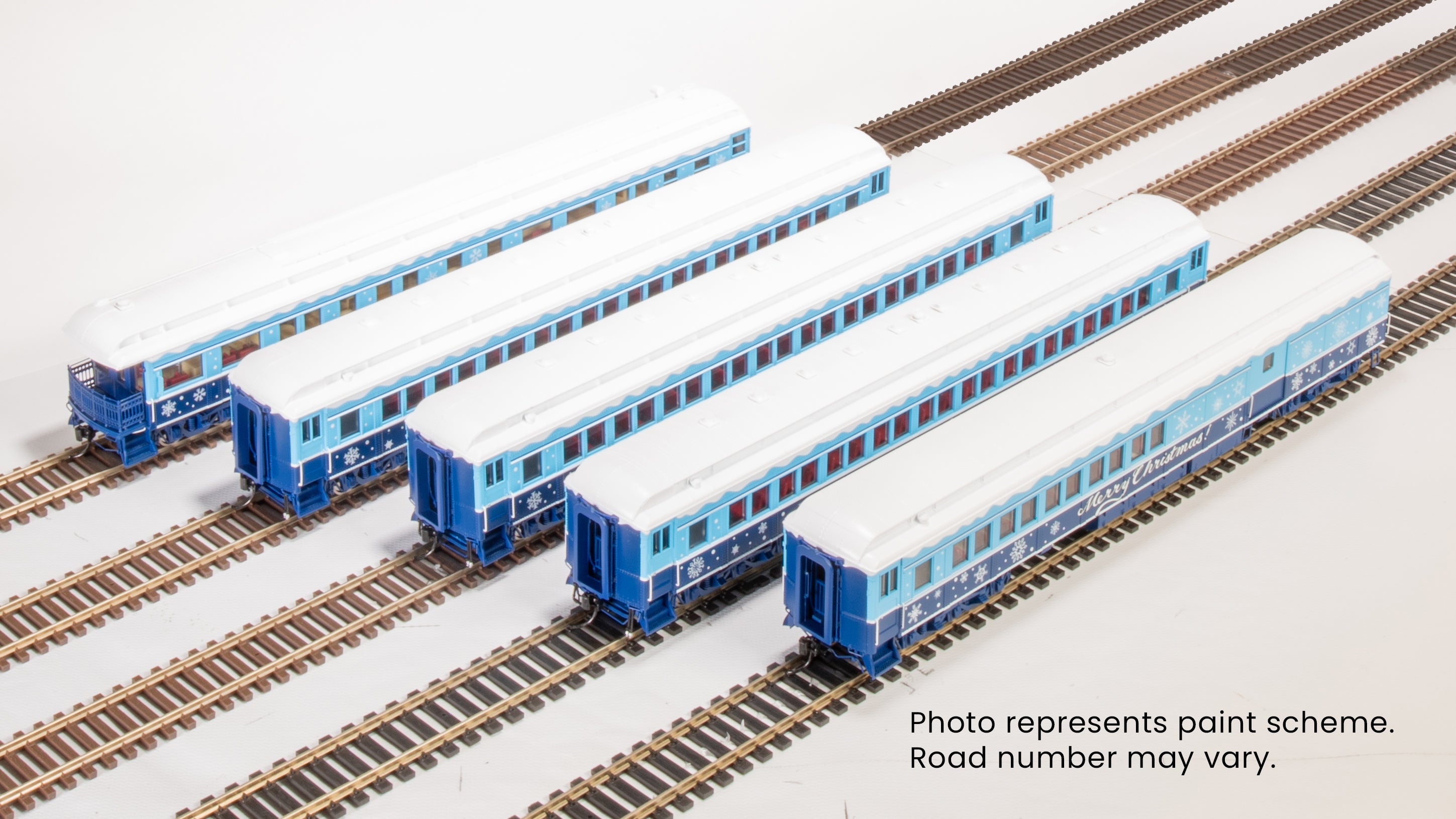9717 Holiday-themed Heavyweight 5-Car Passenger Set, Blue & White Scheme, HO Scale