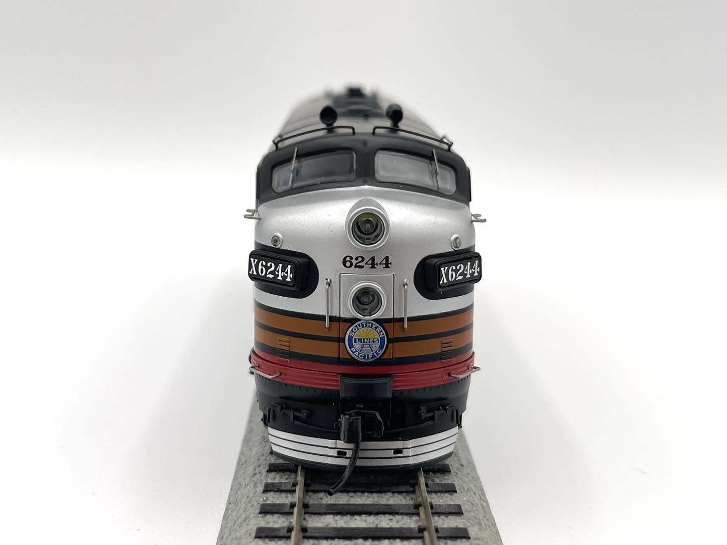 ORDER DEADLINE APPROACHING: HO Scale F3, F7, and Sharknose