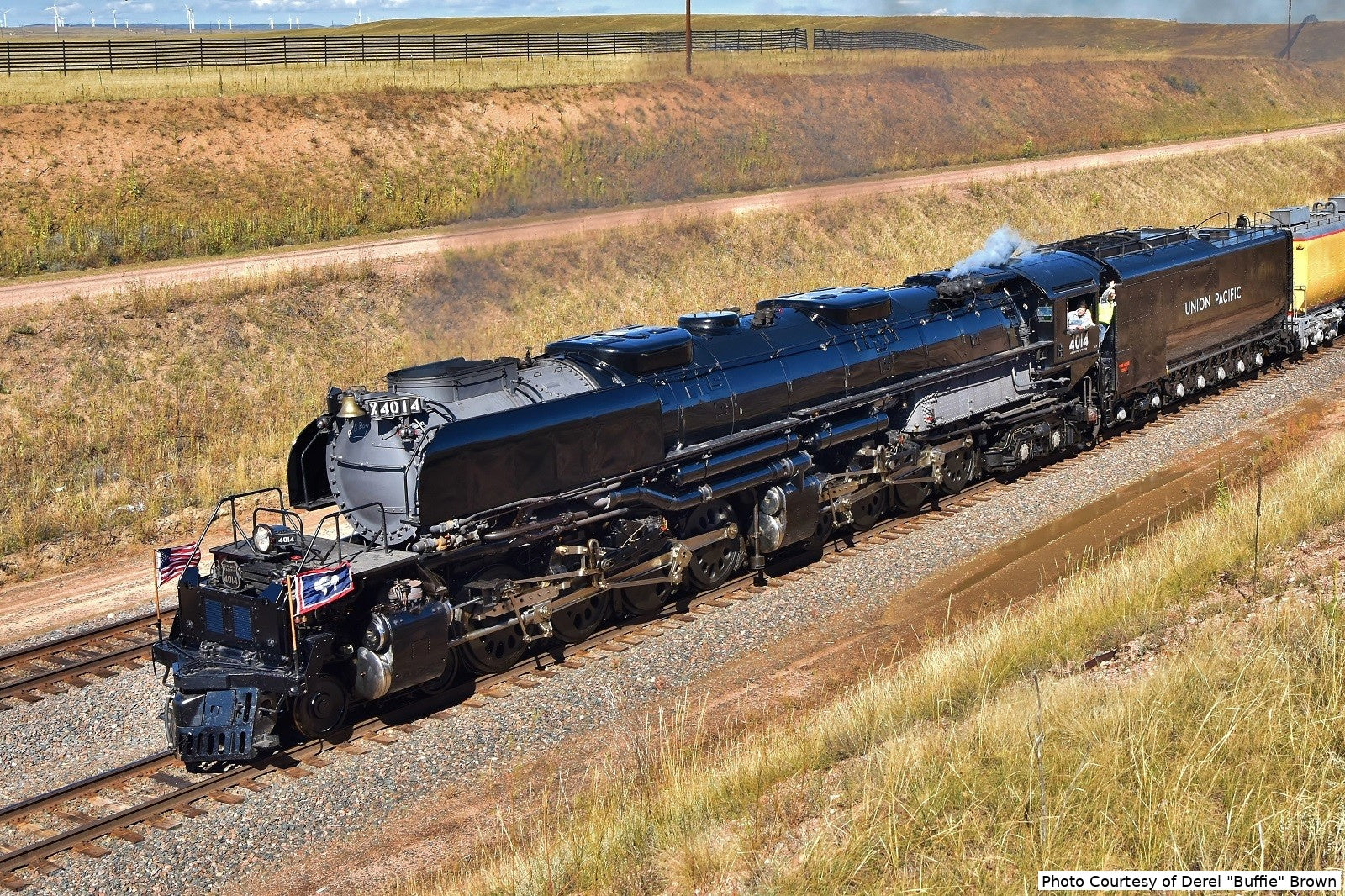 10604 UP Big Boy 4-8-8-4, #4014, 2025 Appearance w/ Smoke Deflectors,
