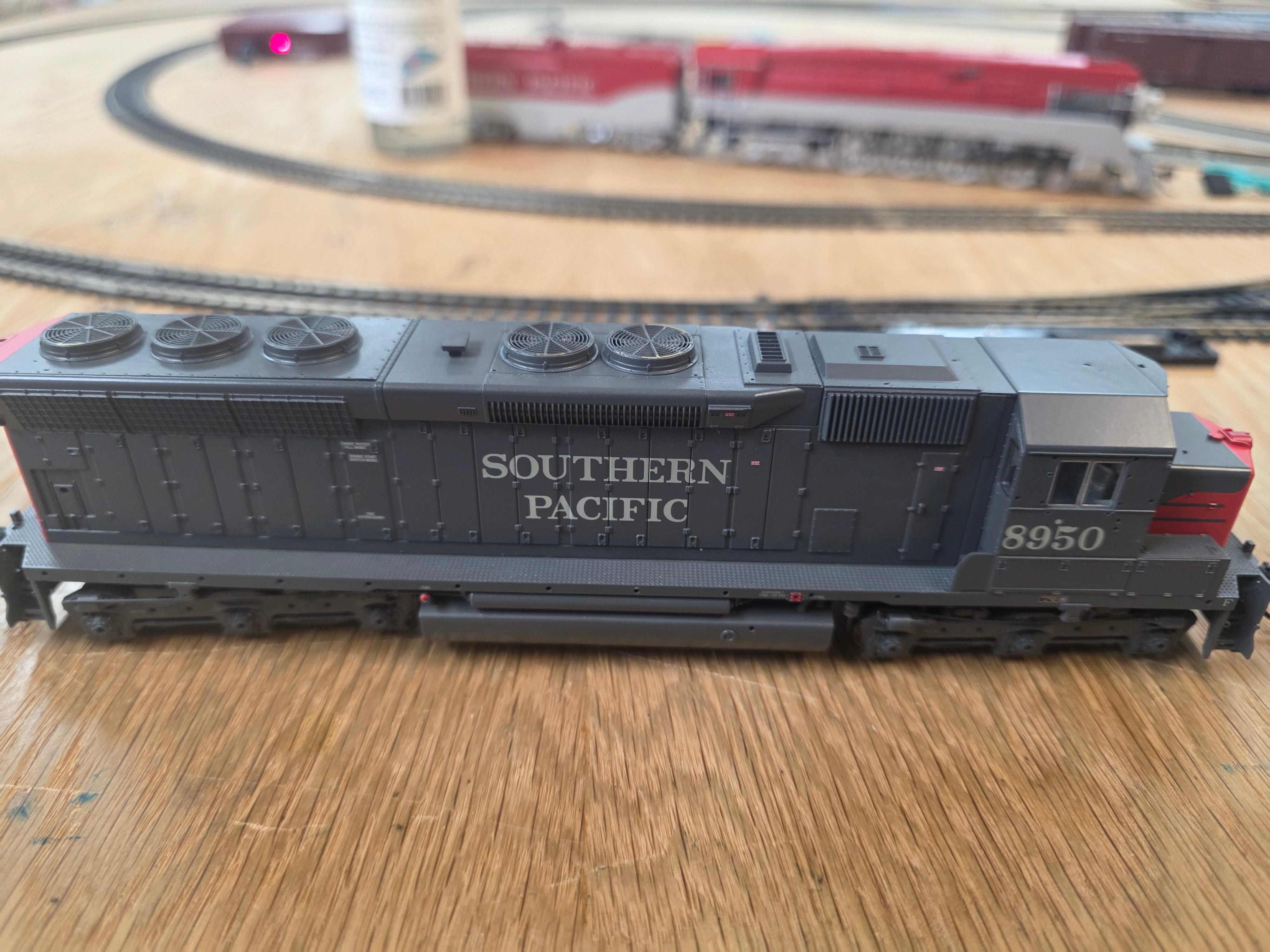 ***BLEMISHED Pre-Production Sample (Sold as-is, see photos) REFURBISHED BPPSR7945 EMD SD45, SP 8950, Bloody Nose, Paragon4 Sound/DC/DCC, HO
