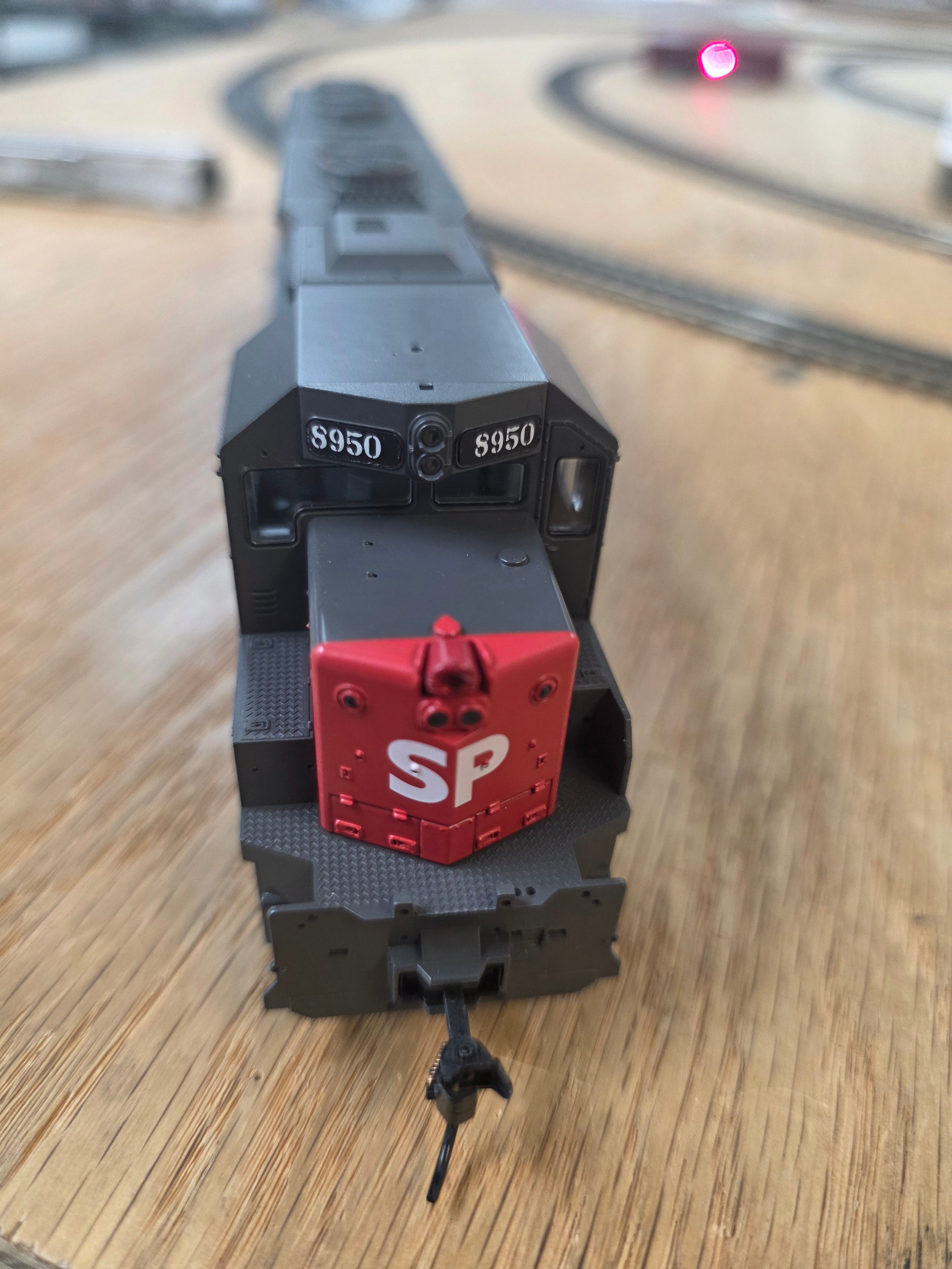 ***BLEMISHED Pre-Production Sample (Sold as-is, see photos) REFURBISHED BPPSR7945 EMD SD45, SP 8950, Bloody Nose, Paragon4 Sound/DC/DCC, HO