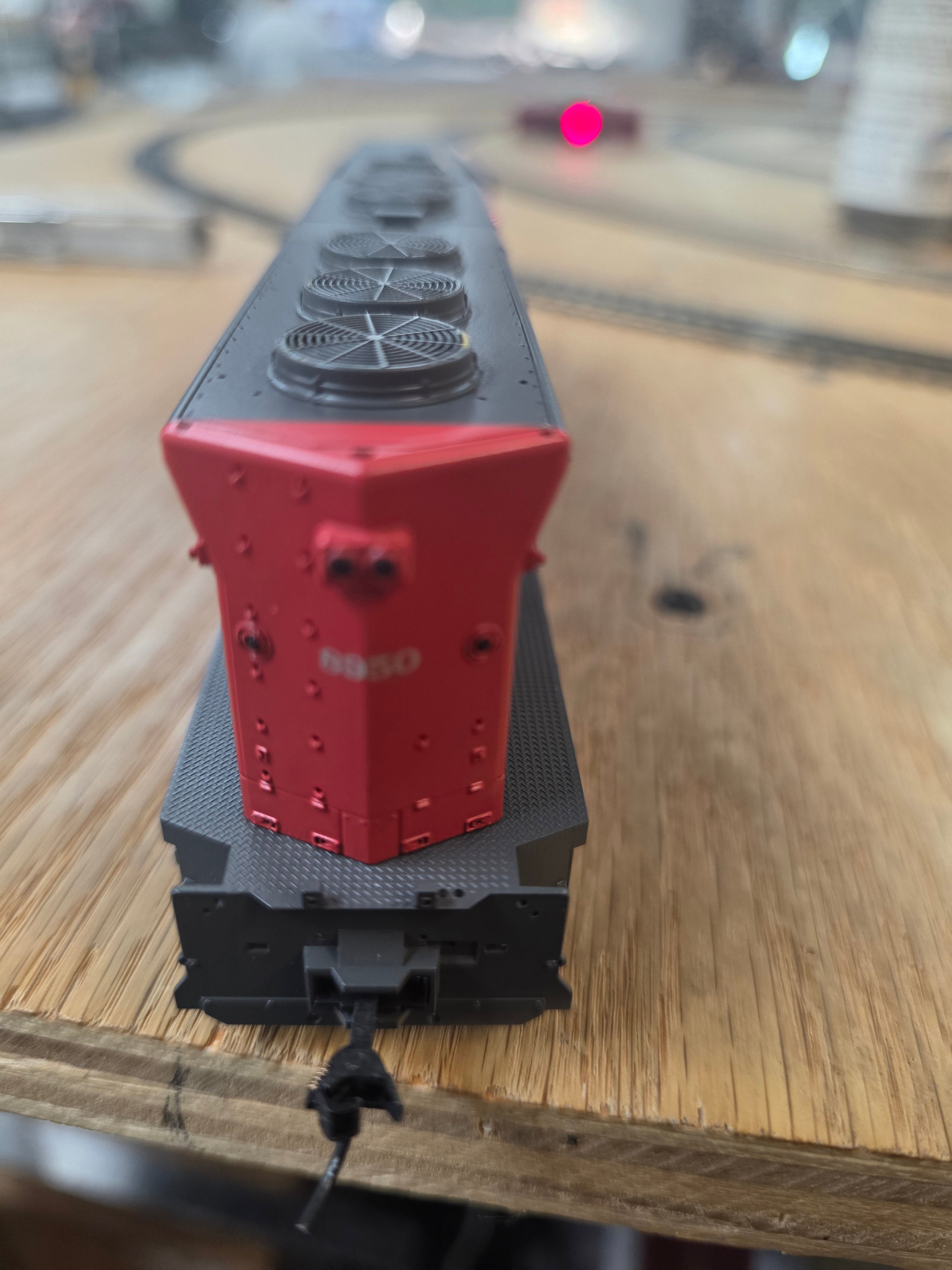 ***BLEMISHED Pre-Production Sample (Sold as-is, see photos) REFURBISHED BPPSR7945 EMD SD45, SP 8950, Bloody Nose, Paragon4 Sound/DC/DCC, HO