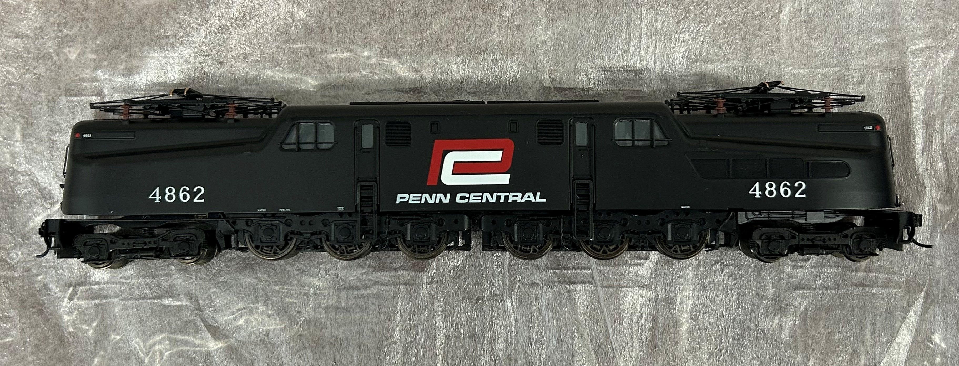 REFURBISHED R6372 Penn Central GG1 Electric, #4862, Red & White Logo, Paragon3 Sound/DC/DCC, HO