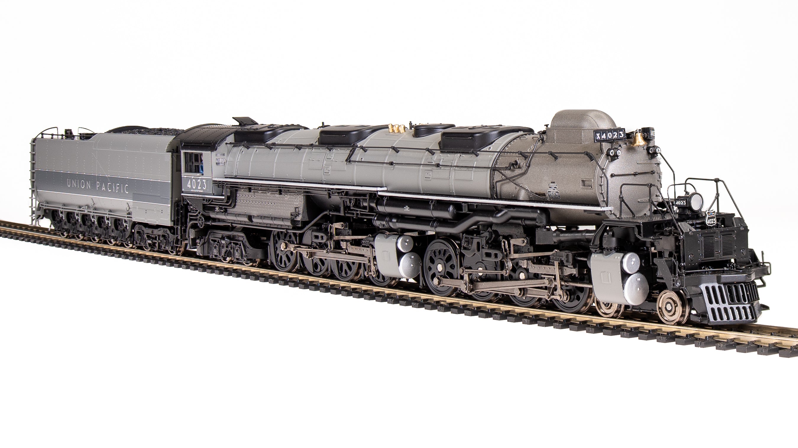 8371 UP Big Boy #4021, Two-Tone Gray w/ Aluminum, Wilson Aftercooler, 25-C-400 Coal Tender, No-Sound DCC-Ready, HO (Fantasy Paint Scheme)