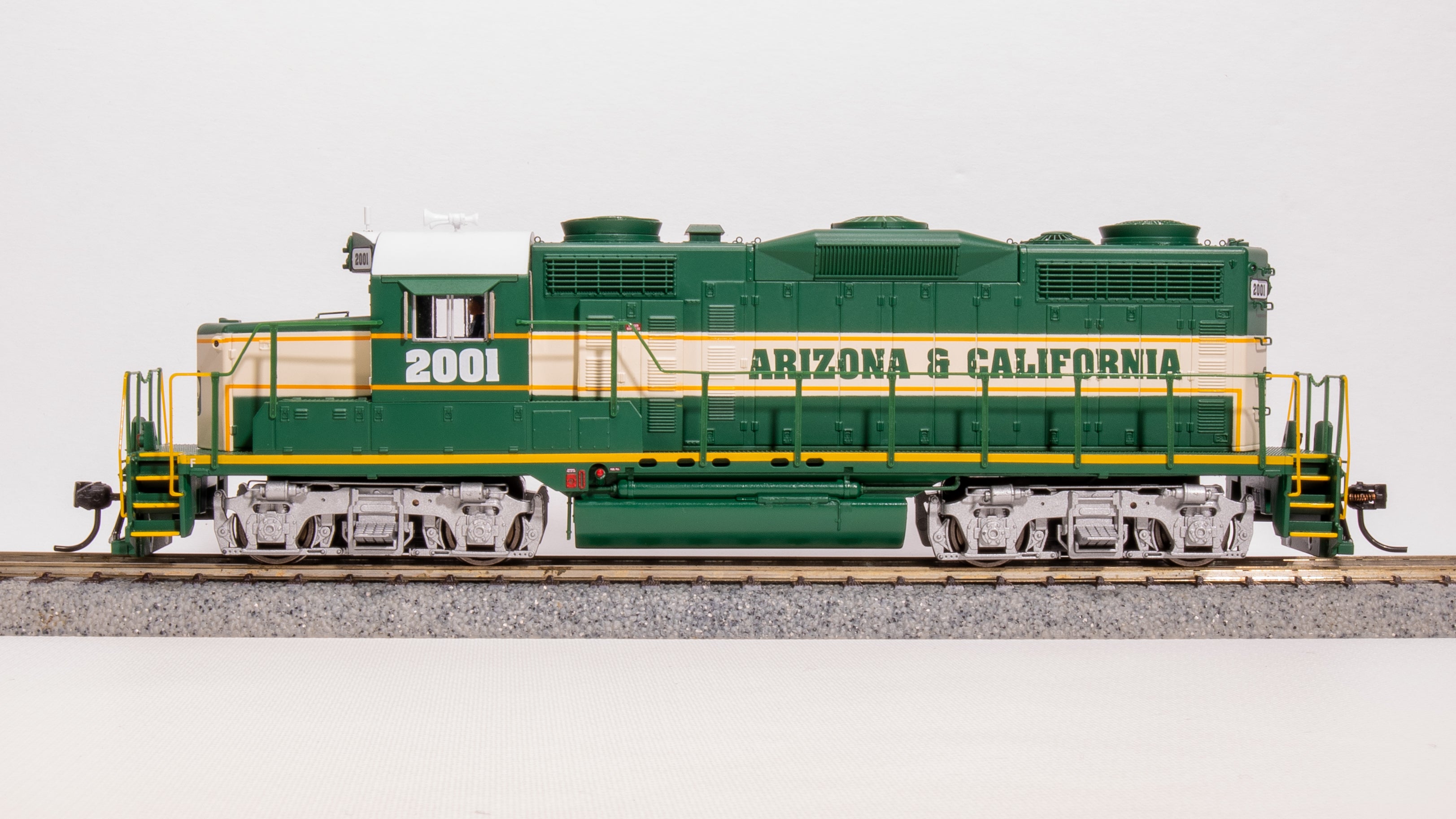 7450 EMD GP20, ARZC 2001, Green/Cream/Yellow, Paragon4 Sound/DC/DCC, H