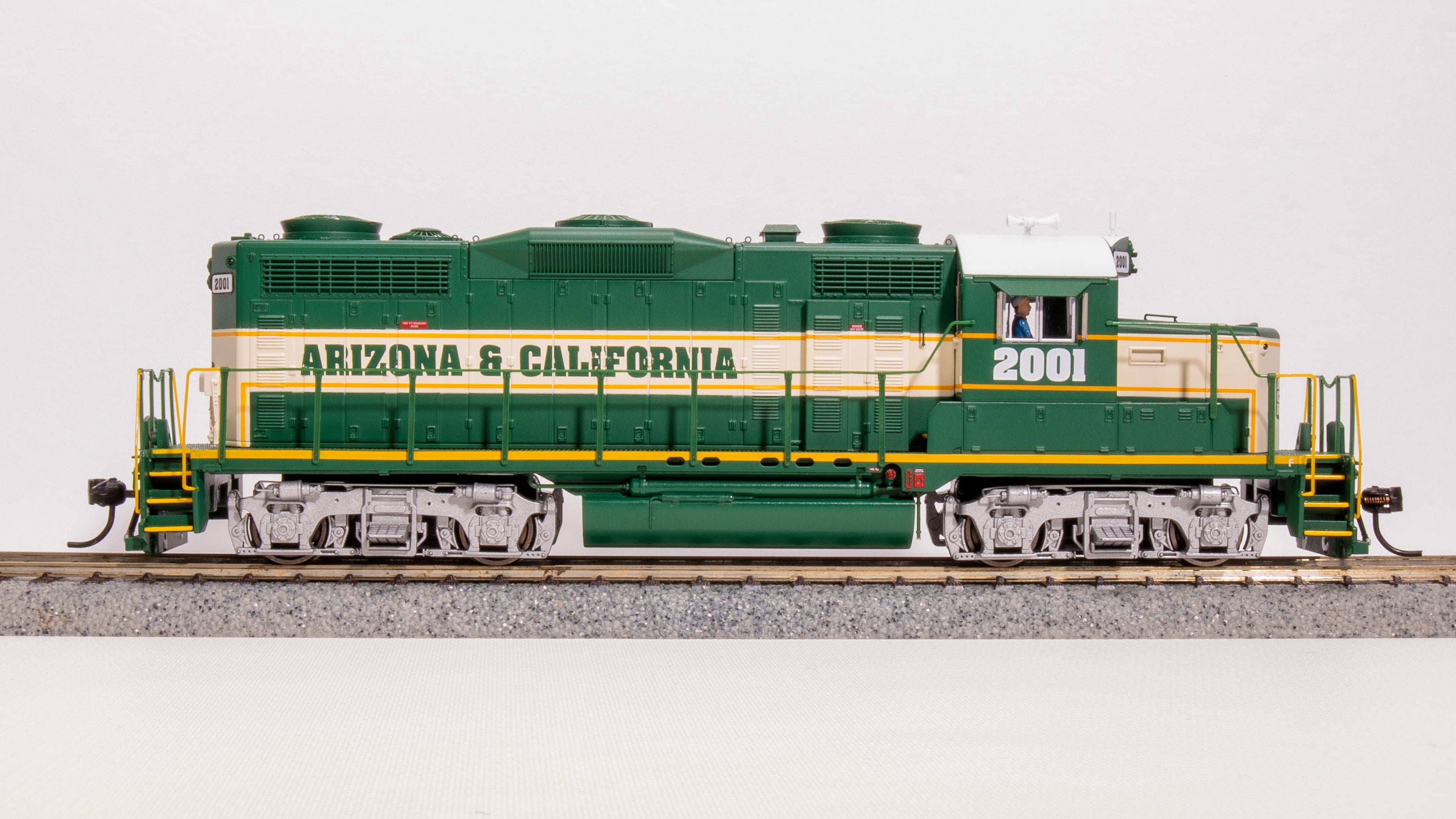 7450 EMD GP20, ARZC 2001, Green/Cream/Yellow, Paragon4 Sound/DC/DCC, H