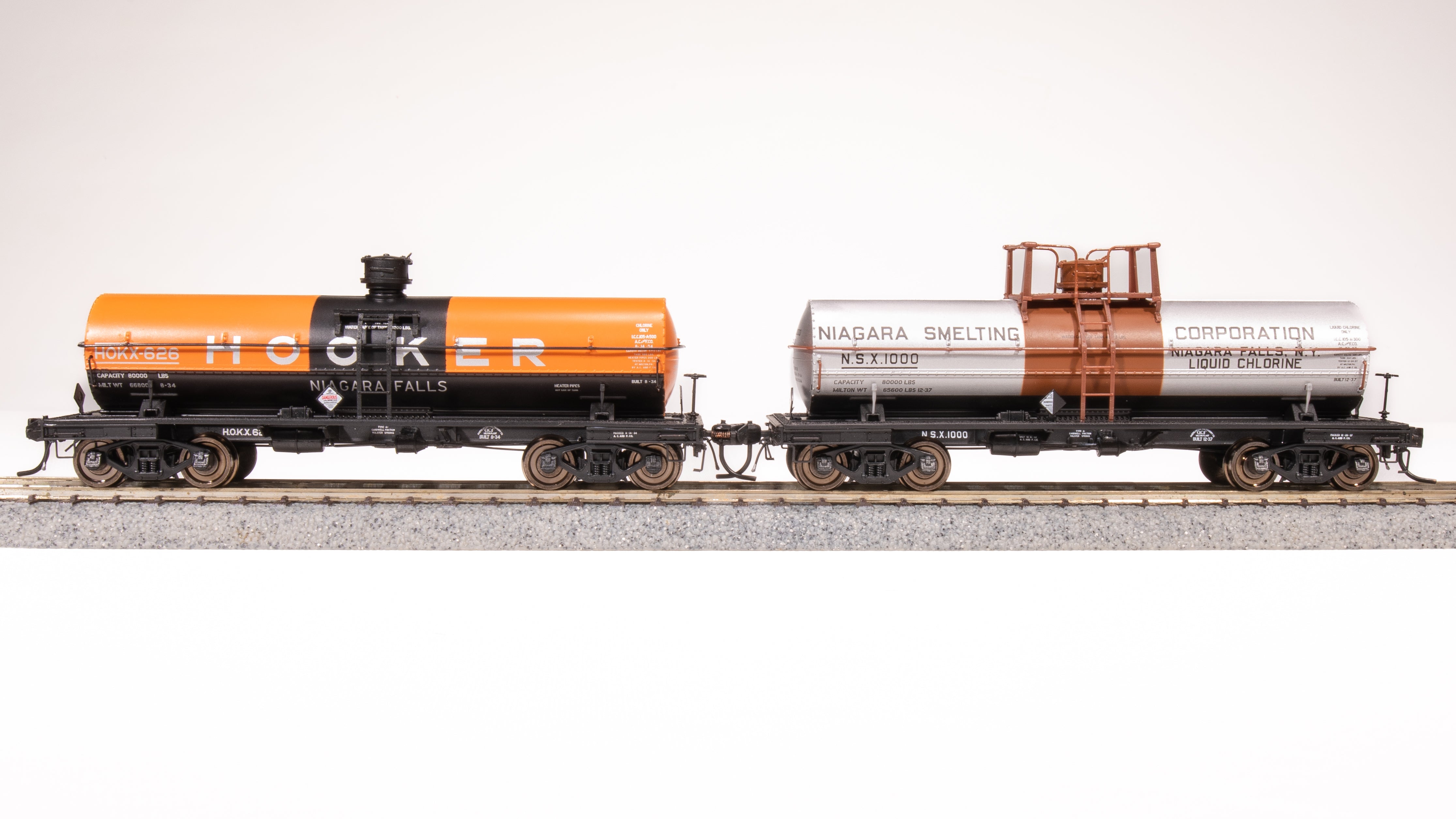 7662 6000 Gallon Tank, 1940's Variety 2-pack C, HO (Hooker, Niagara Sm