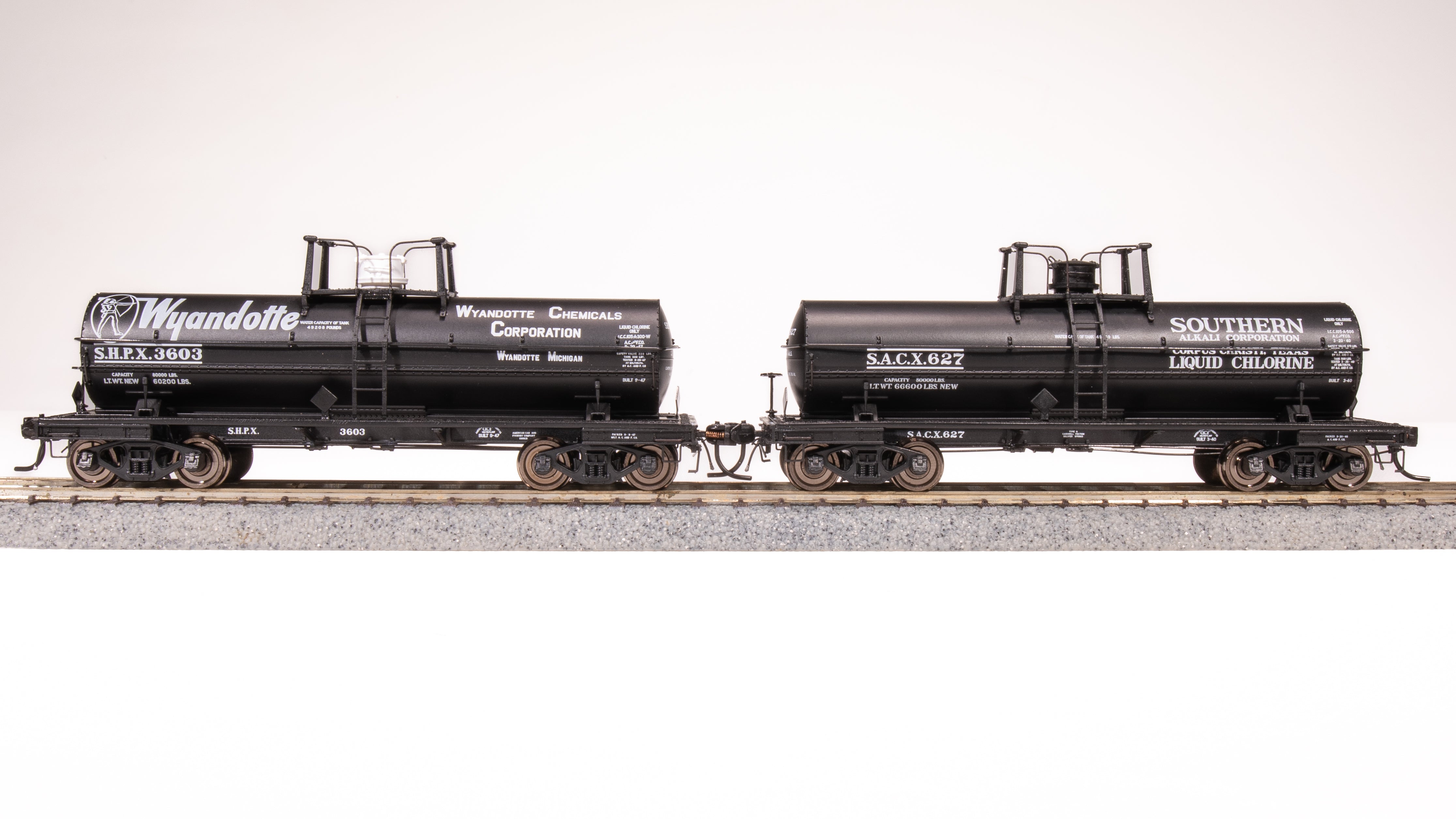 7664 6000 Gallon Tank, Early 1950's Variety 2-pack B, HO (Southern Alk