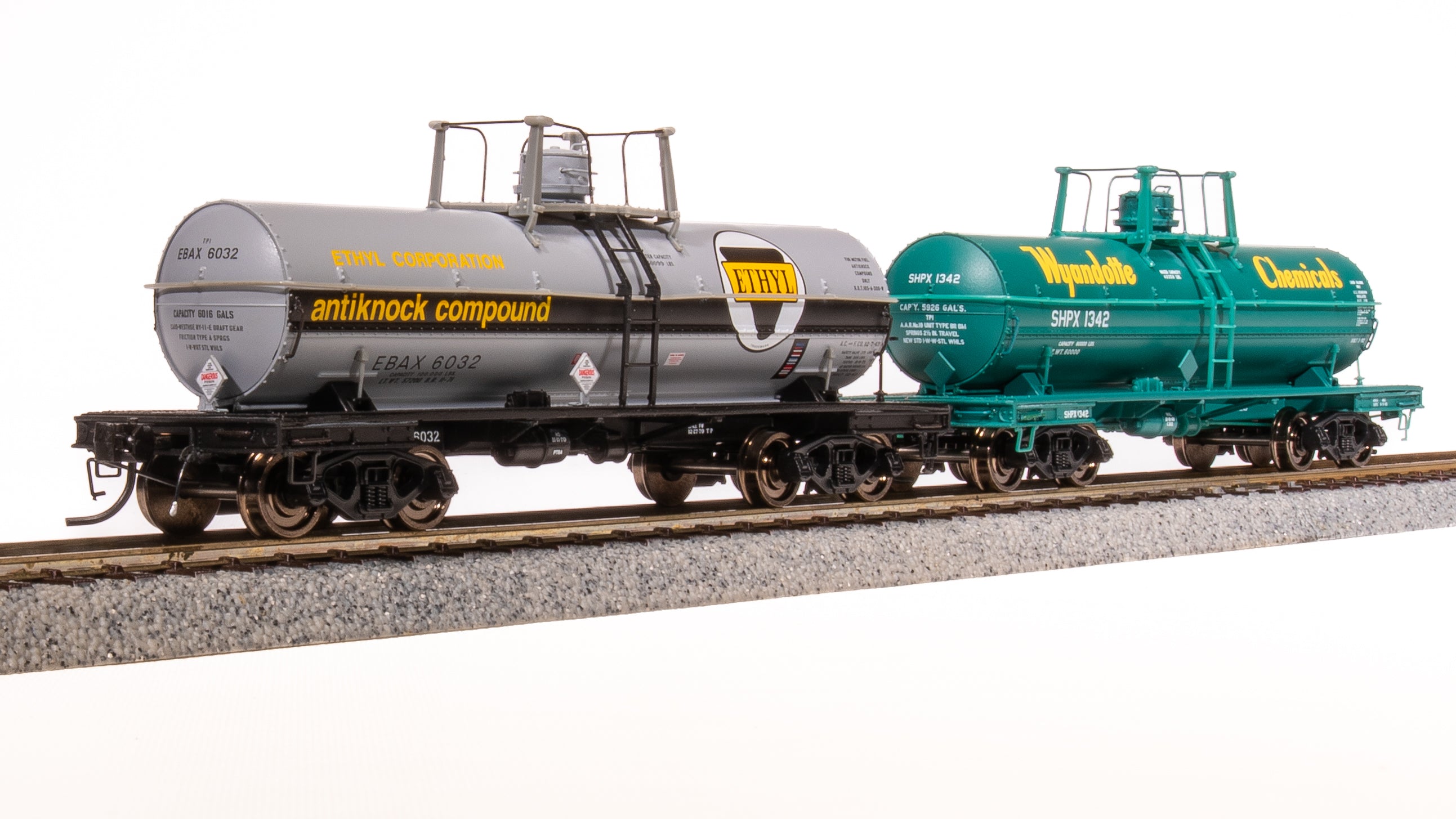 G-SCALE offers ART#41313 WYANDOTTE SINGLE DOME/CHEMICAL TANK CAR