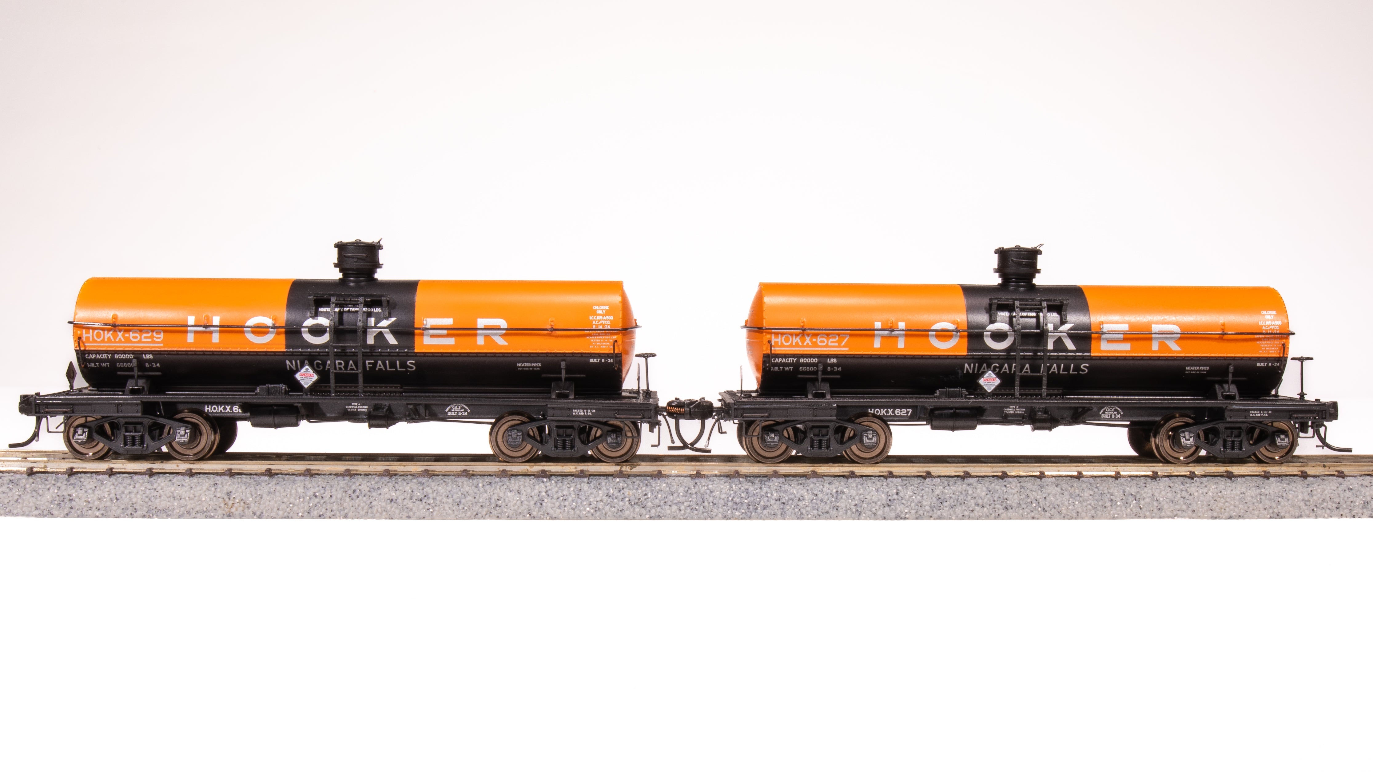 7675 6000 Gallon Tank, Hooker, 2-pack, As-Delivered Scheme, HO