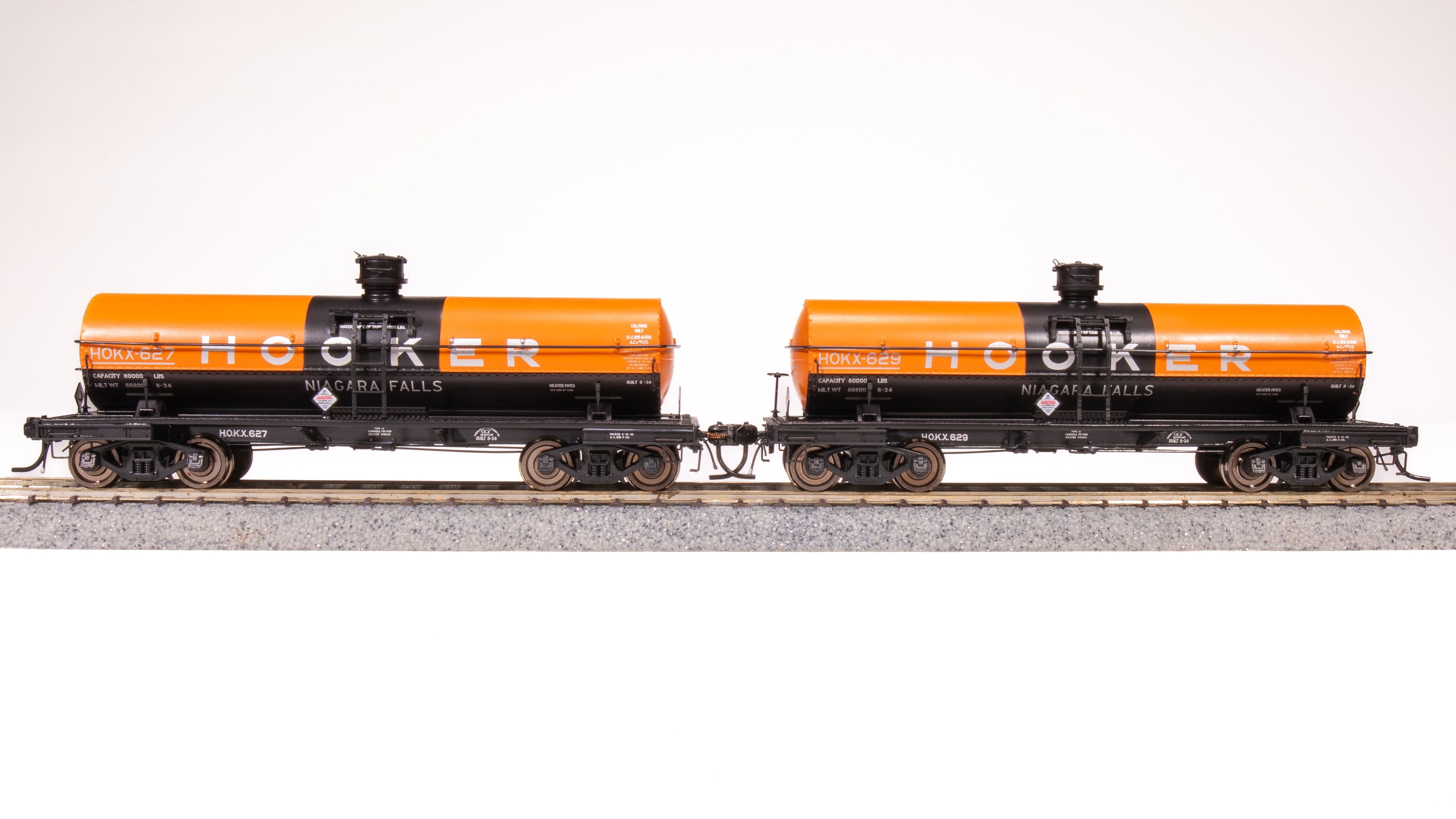 7675 6000 Gallon Tank, Hooker, 2-pack, As-Delivered Scheme, HO