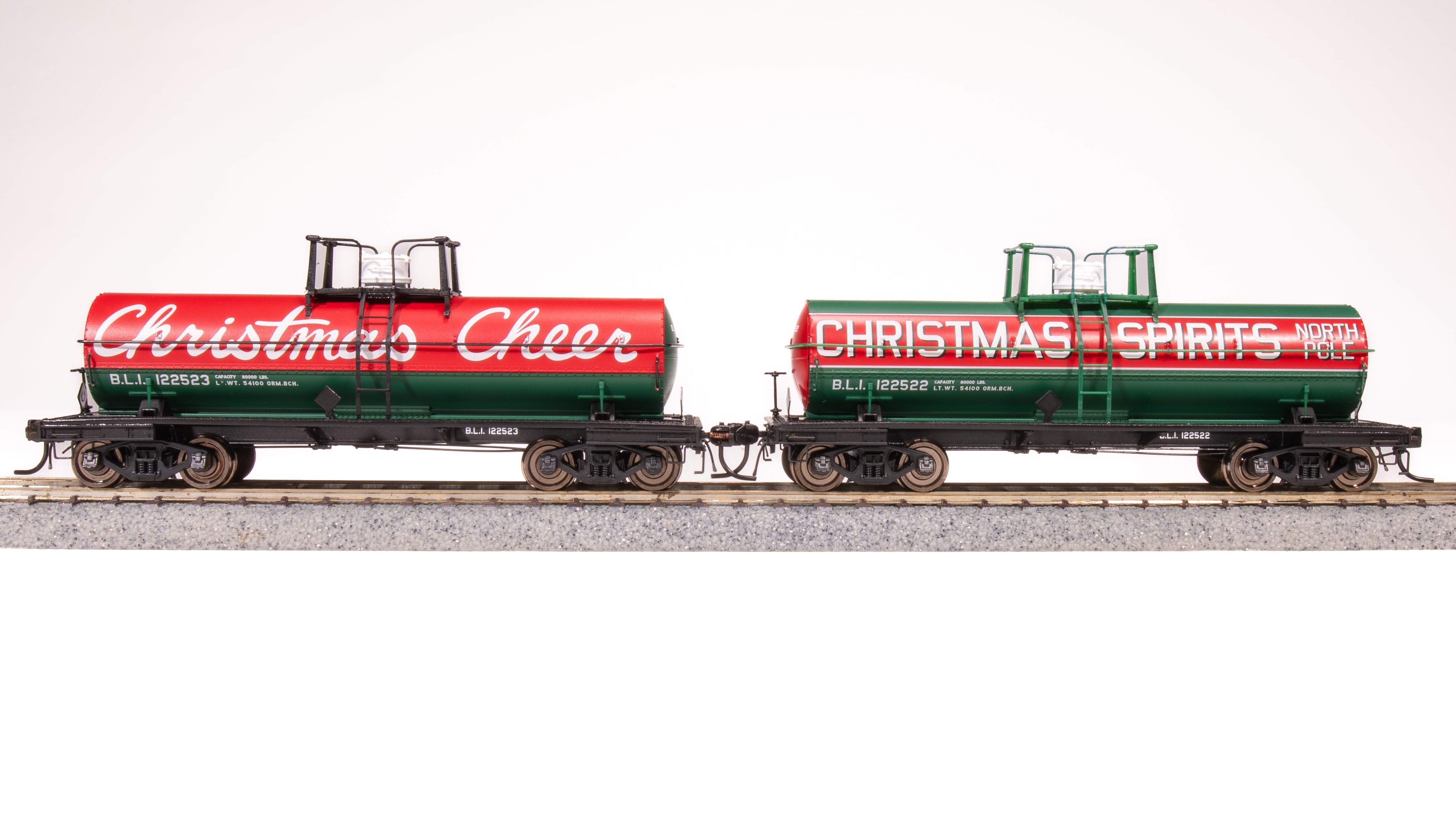 7679 6000 Gallon Tank, Christmas Paint Scheme, 2-pack, HO