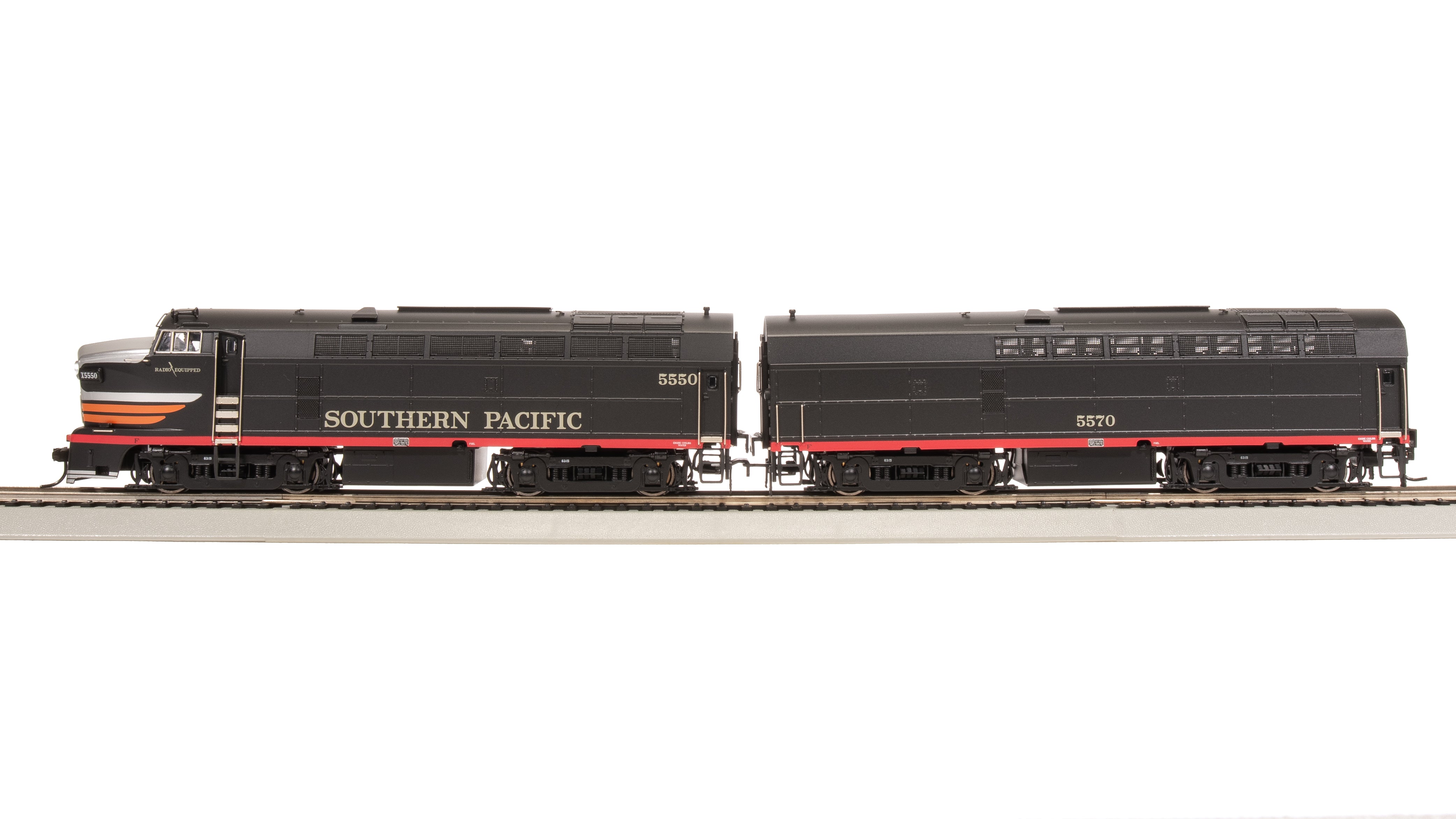 7708 RF-16 Sharknose A/B, SP 5550/5570, Black Widow Scheme, A-unit Paragon4 Sound/DC/DCC, Unpowered B, HO (Fantasy Paint Scheme)