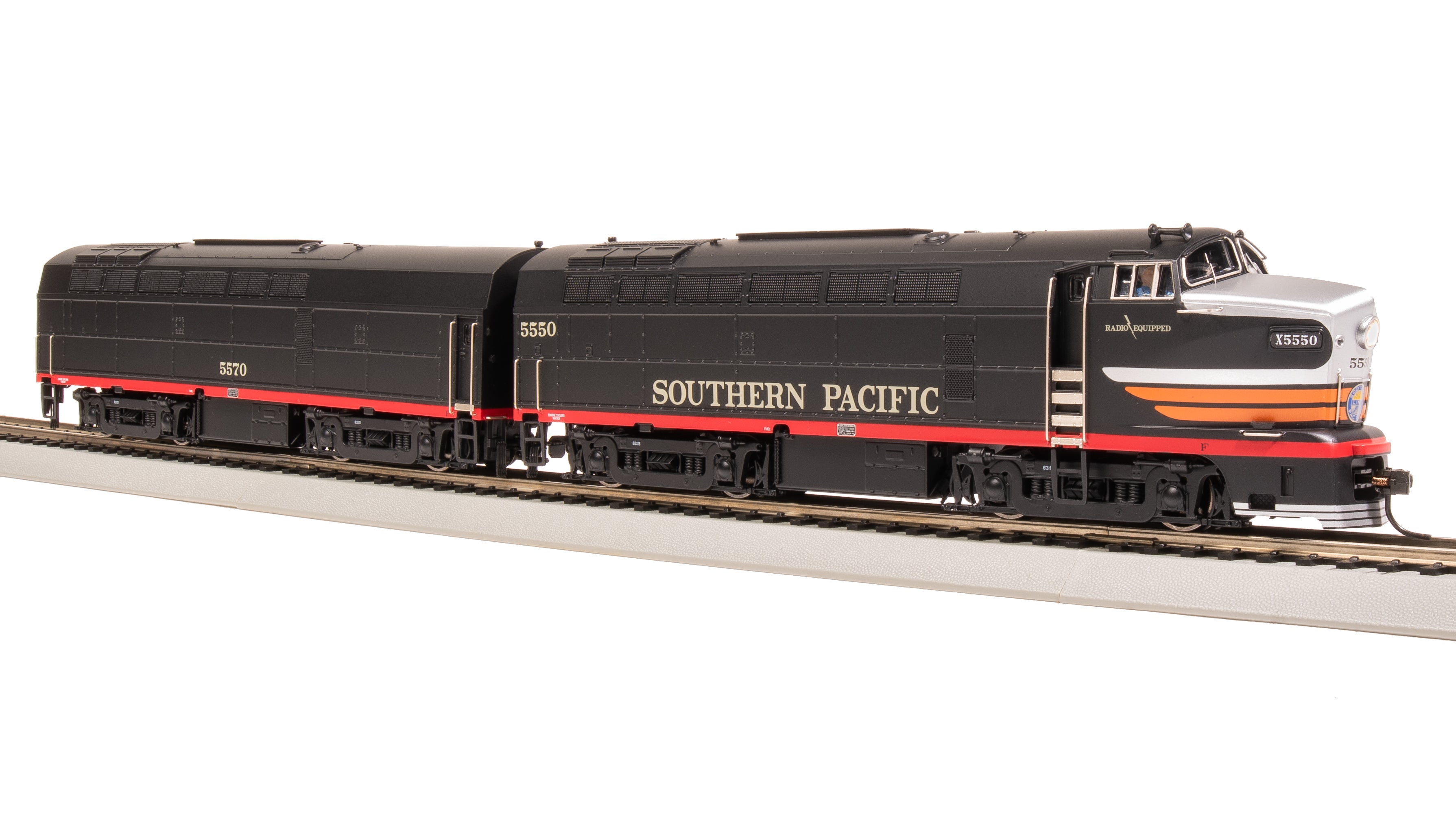 7708 RF-16 Sharknose A/B, SP 5550/5570, Black Widow Scheme, A-unit Paragon4 Sound/DC/DCC, Unpowered B, HO (Fantasy Paint Scheme)