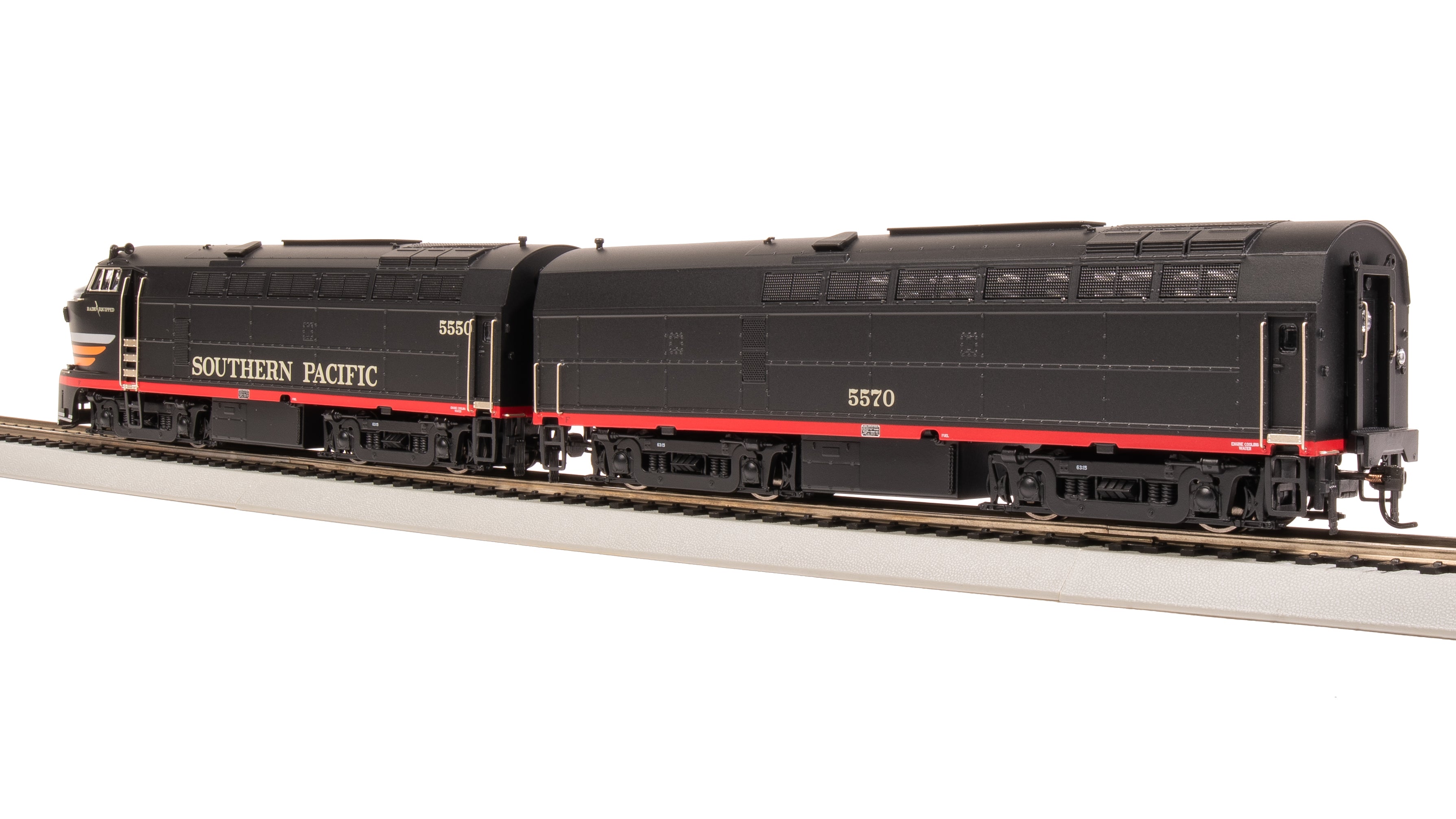 7708 RF-16 Sharknose A/B, SP 5550/5570, Black Widow Scheme, A-unit Paragon4 Sound/DC/DCC, Unpowered B, HO (Fantasy Paint Scheme)