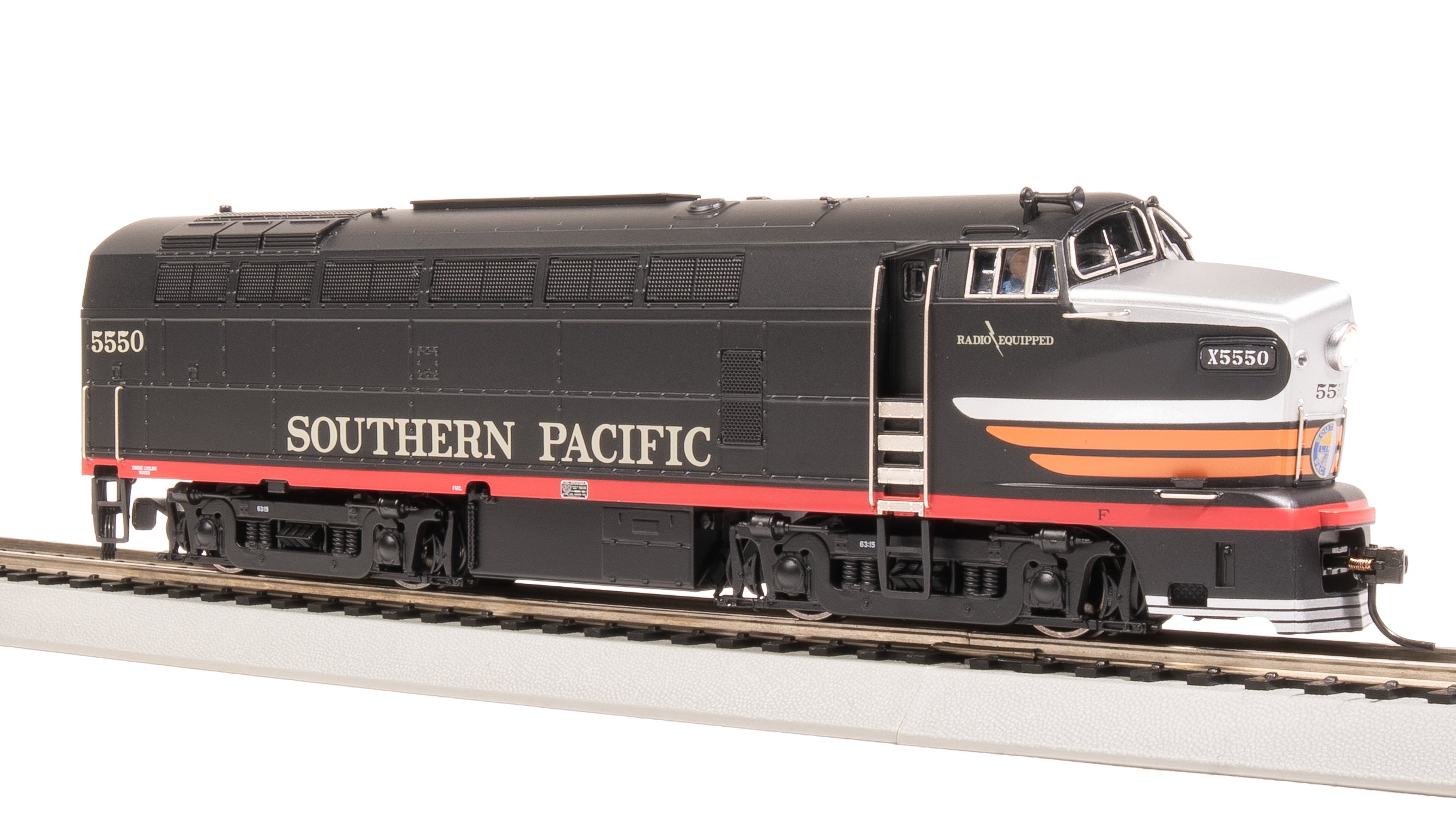 7708 RF-16 Sharknose A/B, SP 5550/5570, Black Widow Scheme, A-unit Paragon4 Sound/DC/DCC, Unpowered B, HO (Fantasy Paint Scheme)