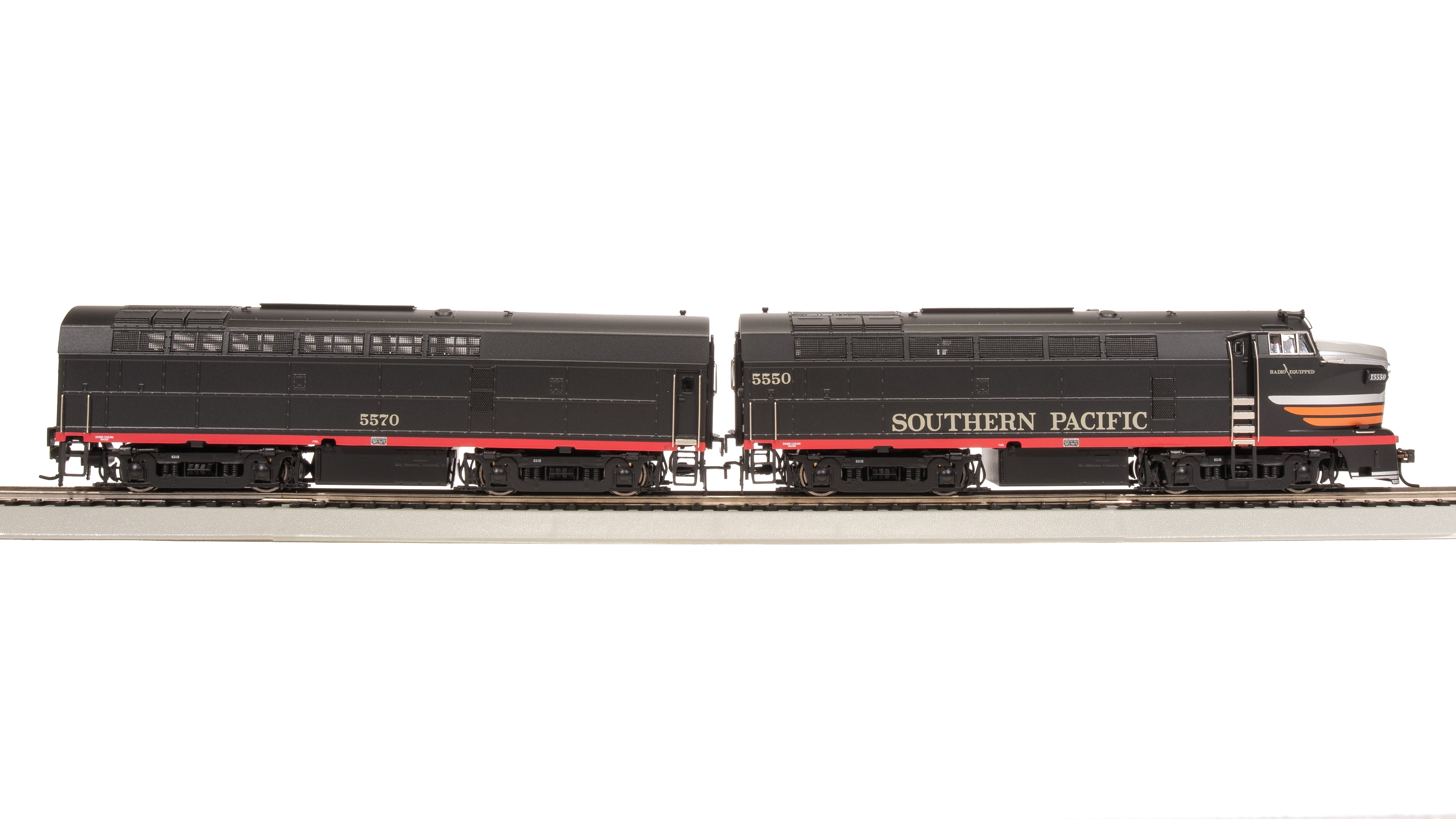 7708 RF-16 Sharknose A/B, SP 5550/5570, Black Widow Scheme, A-unit Paragon4 Sound/DC/DCC, Unpowered B, HO (Fantasy Paint Scheme)