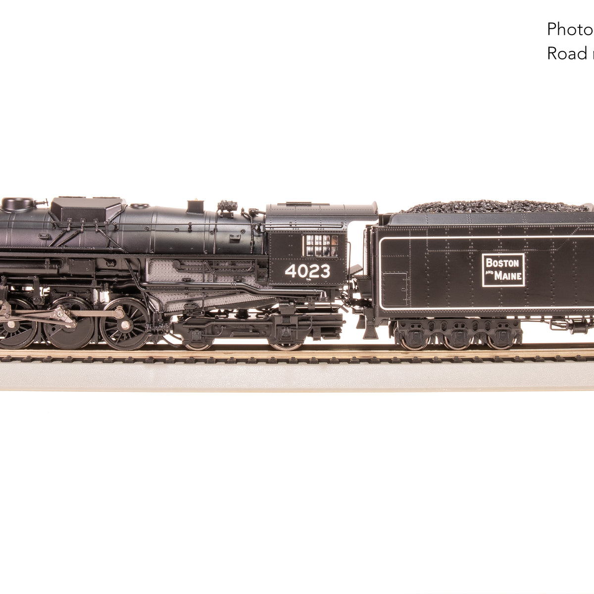 7885 Boston & Maine 2-8-4 Berkshire, T1b #4024, 6-axle Tender, Paragon