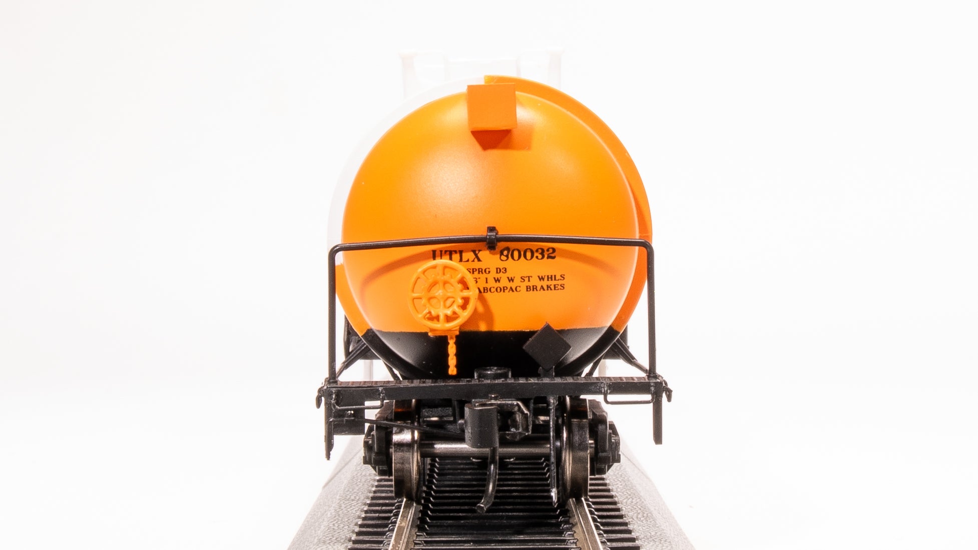 8030 Cryogenic Tank Car, Airco, 2-Pack, HO