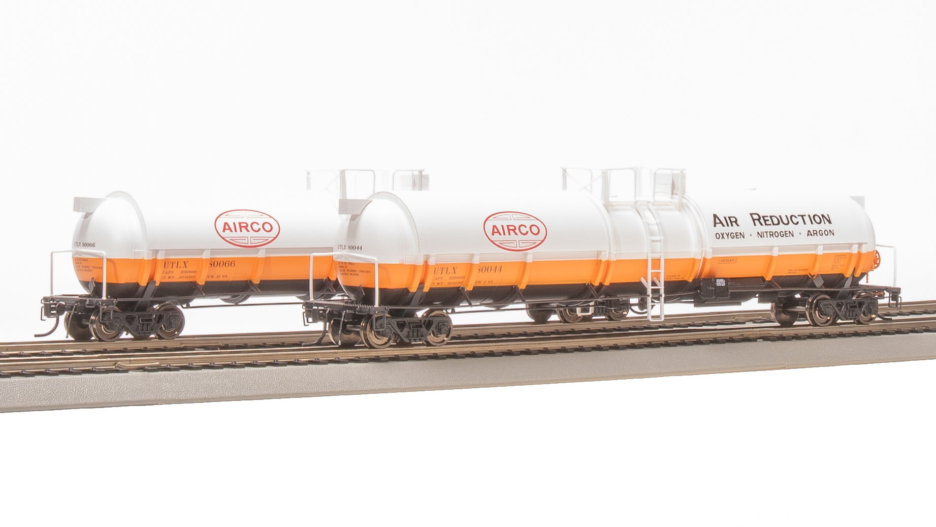8032 Cryogenic Tank Car, Air Reduction, 2-Pack, HO