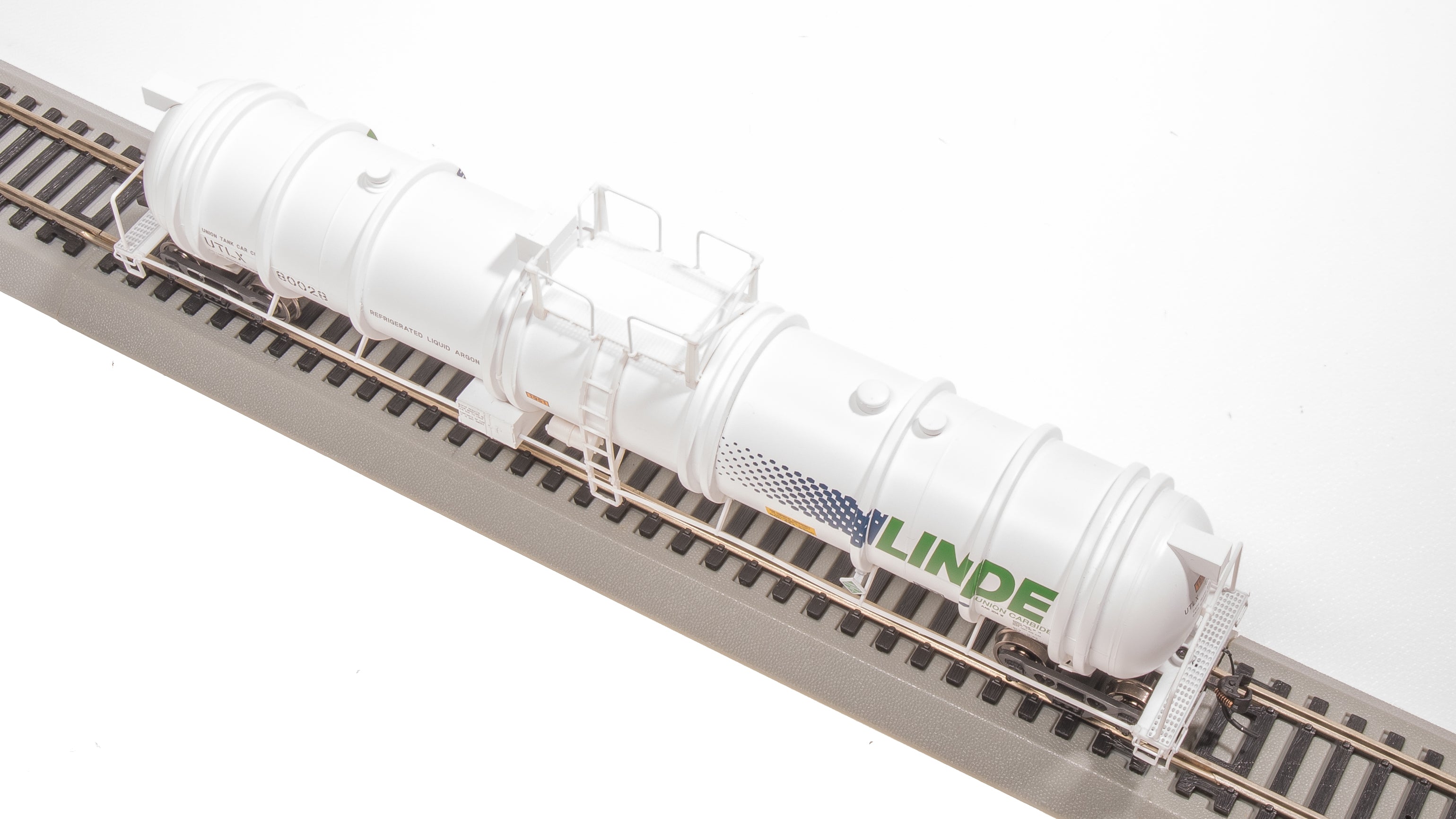 8036 Cryogenic Tank Car, Linde Type C, 2-Pack, HO