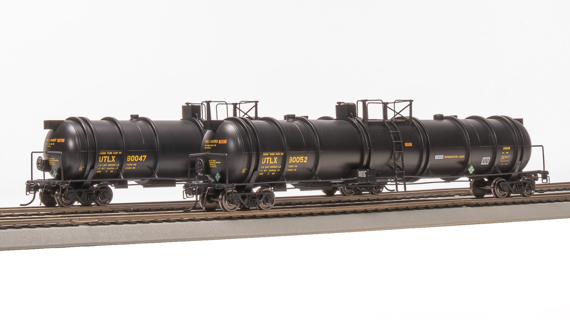 ダンスク　DANSK レクタングラーベイカー 8038 Cryogenic Tank Car, UTLX Black, 2-Pack, HO