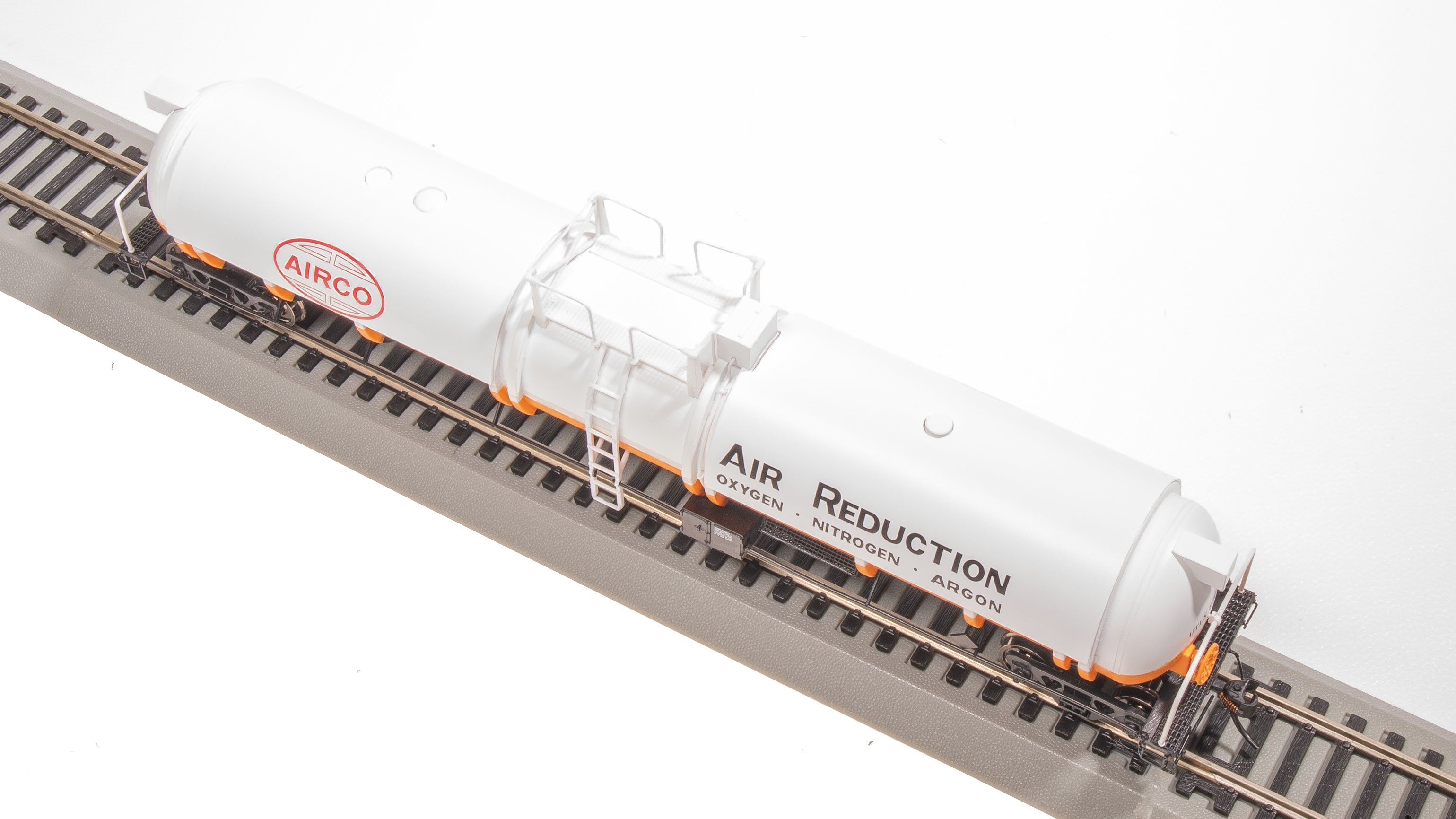8041 Cryogenic Tank Car, Air Reduction, Single Car, HO