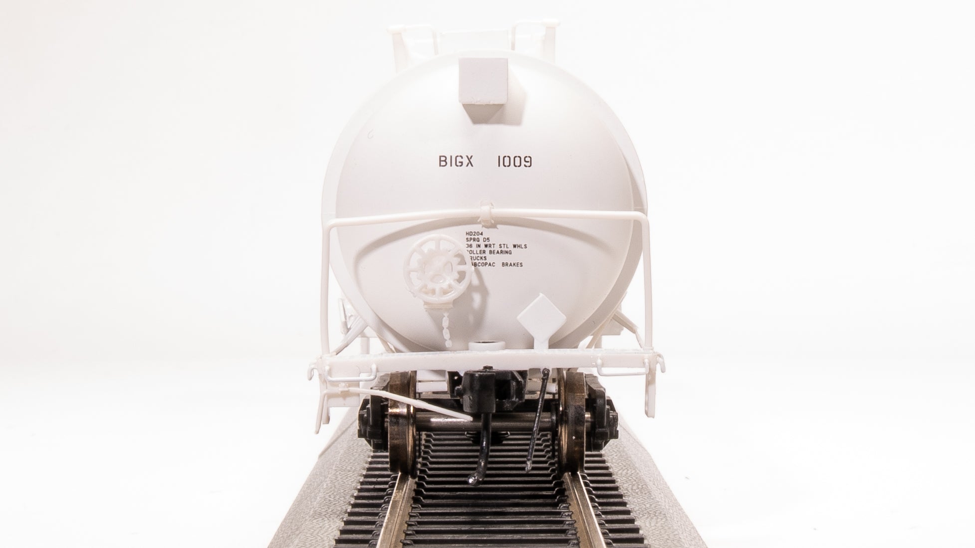 8042 Cryogenic Tank Car, Big 3, Single Car, HO