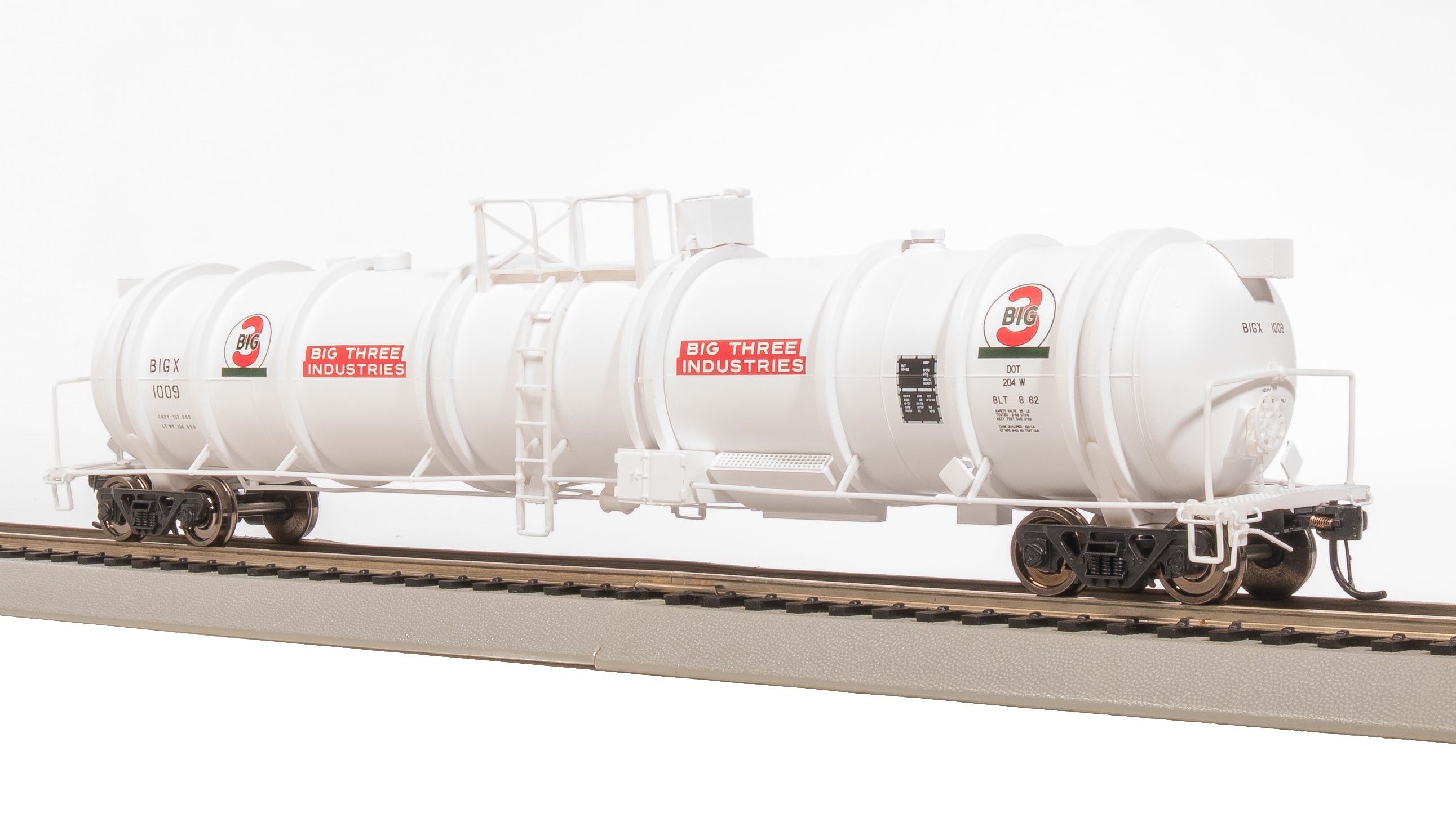 8042 Cryogenic Tank Car, Big 3, Single Car, HO