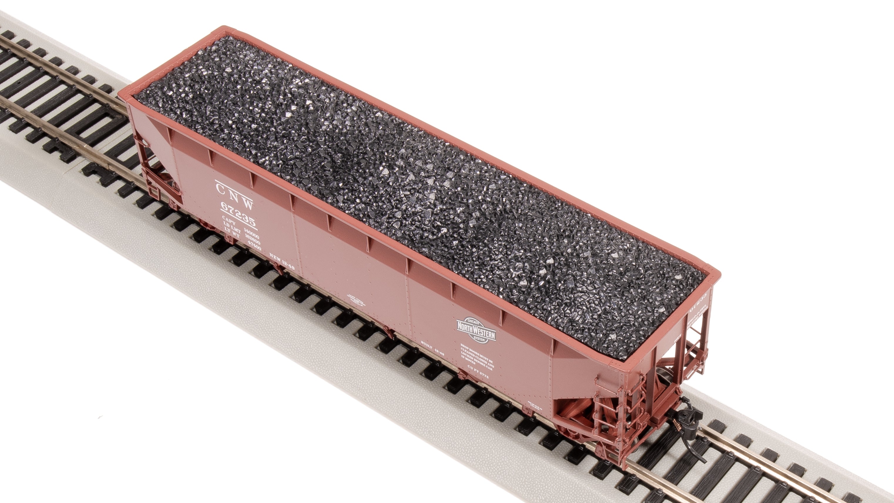 8106 AAR 70-ton Triple Hopper, CNW, 4-PACK, HO