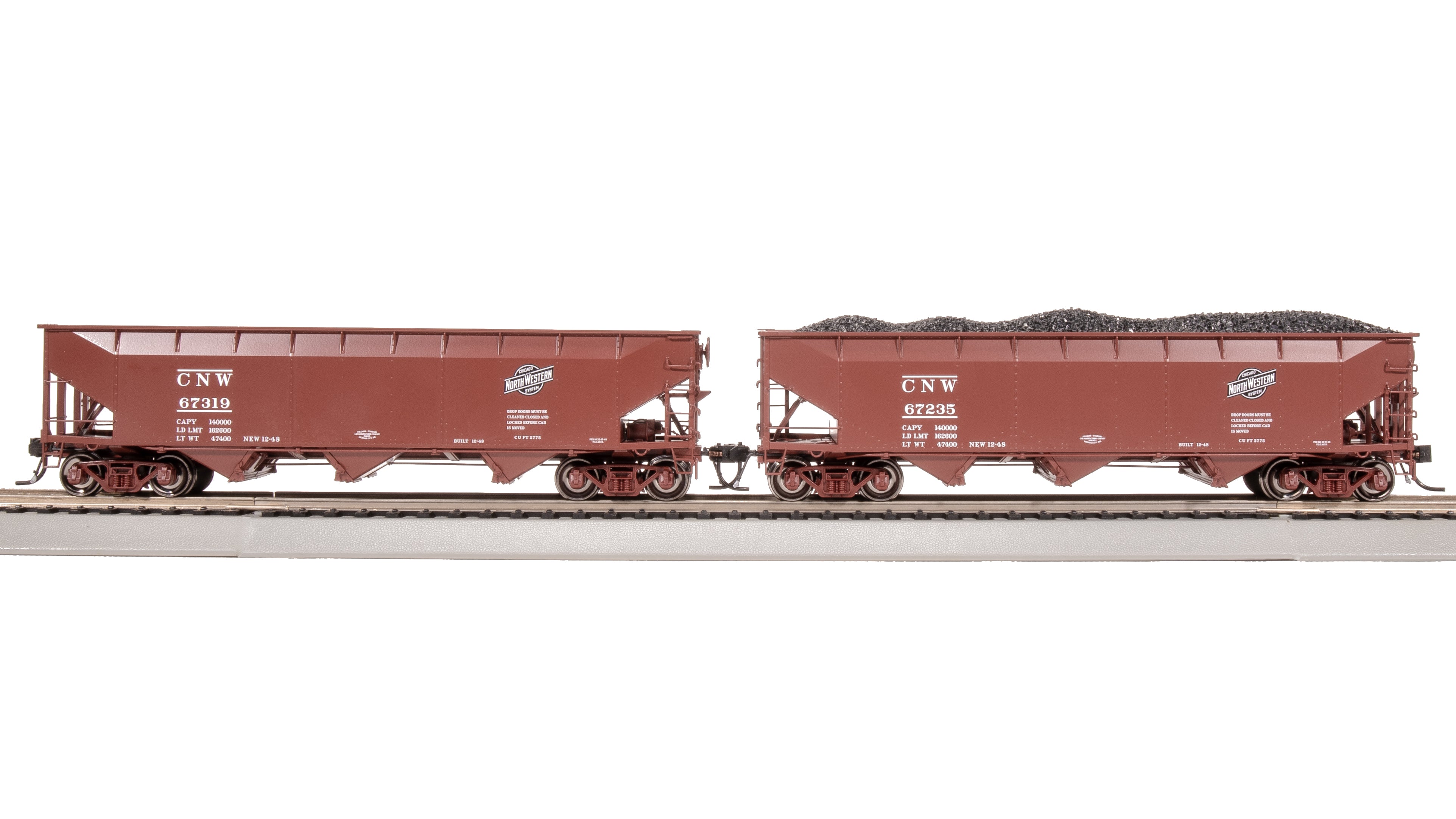 8106 AAR 70-ton Triple Hopper, CNW, 4-PACK, HO