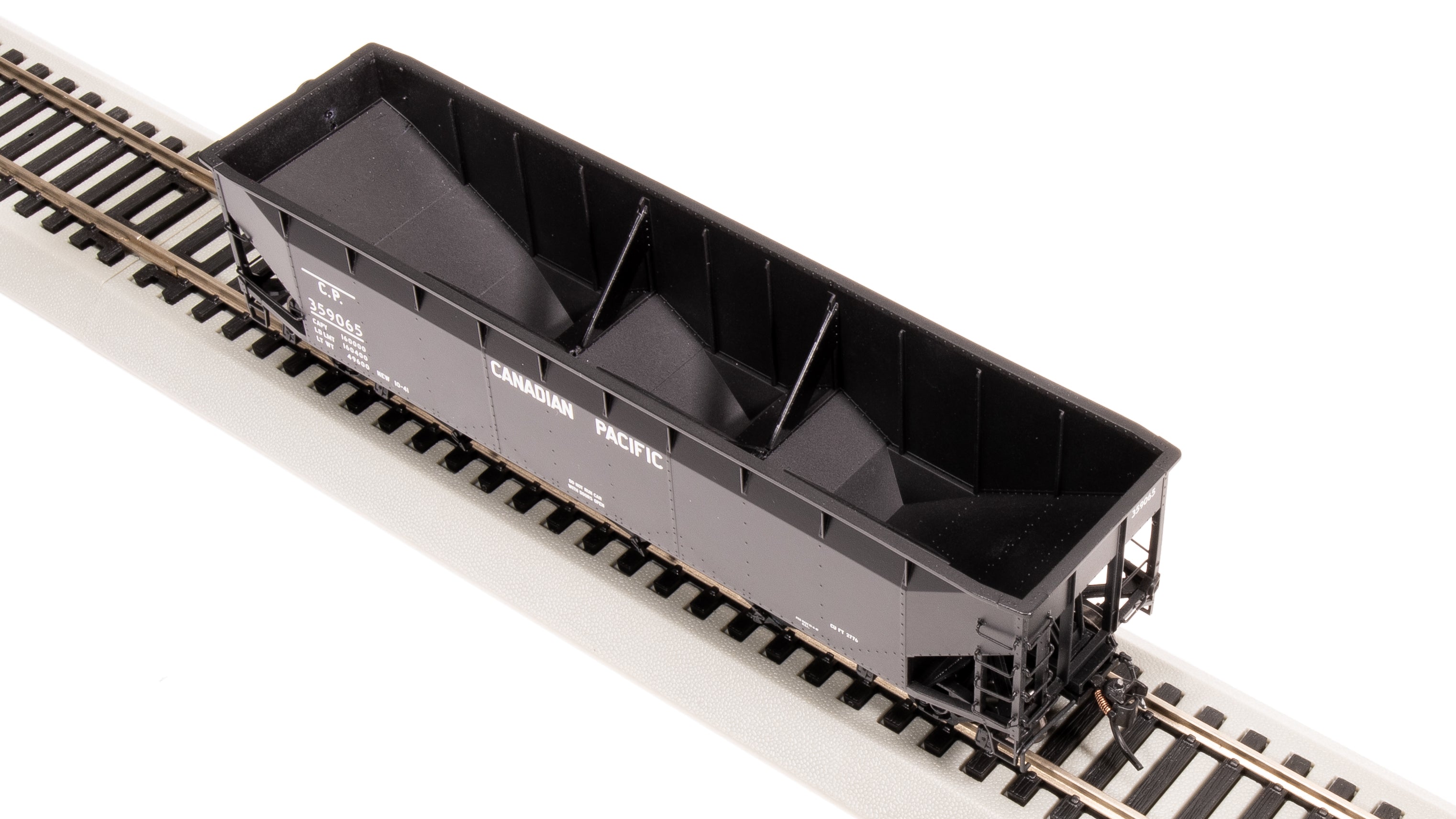 8109 AAR 70-ton Triple Hopper, CP, 4-PACK, HO