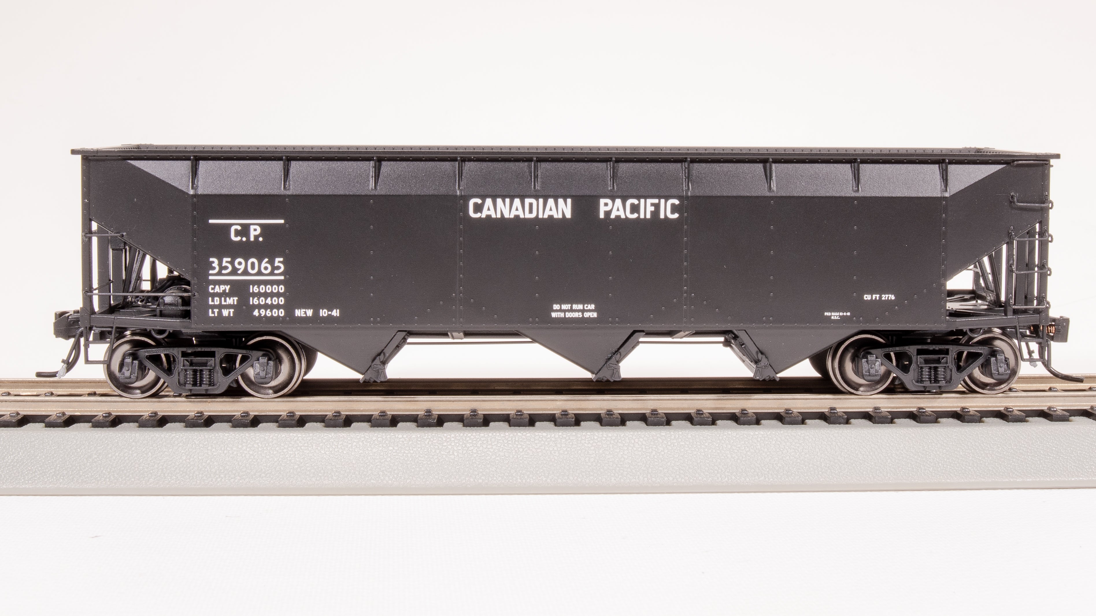 8110 AAR 70-ton Triple Hopper, CP, #359062, HO