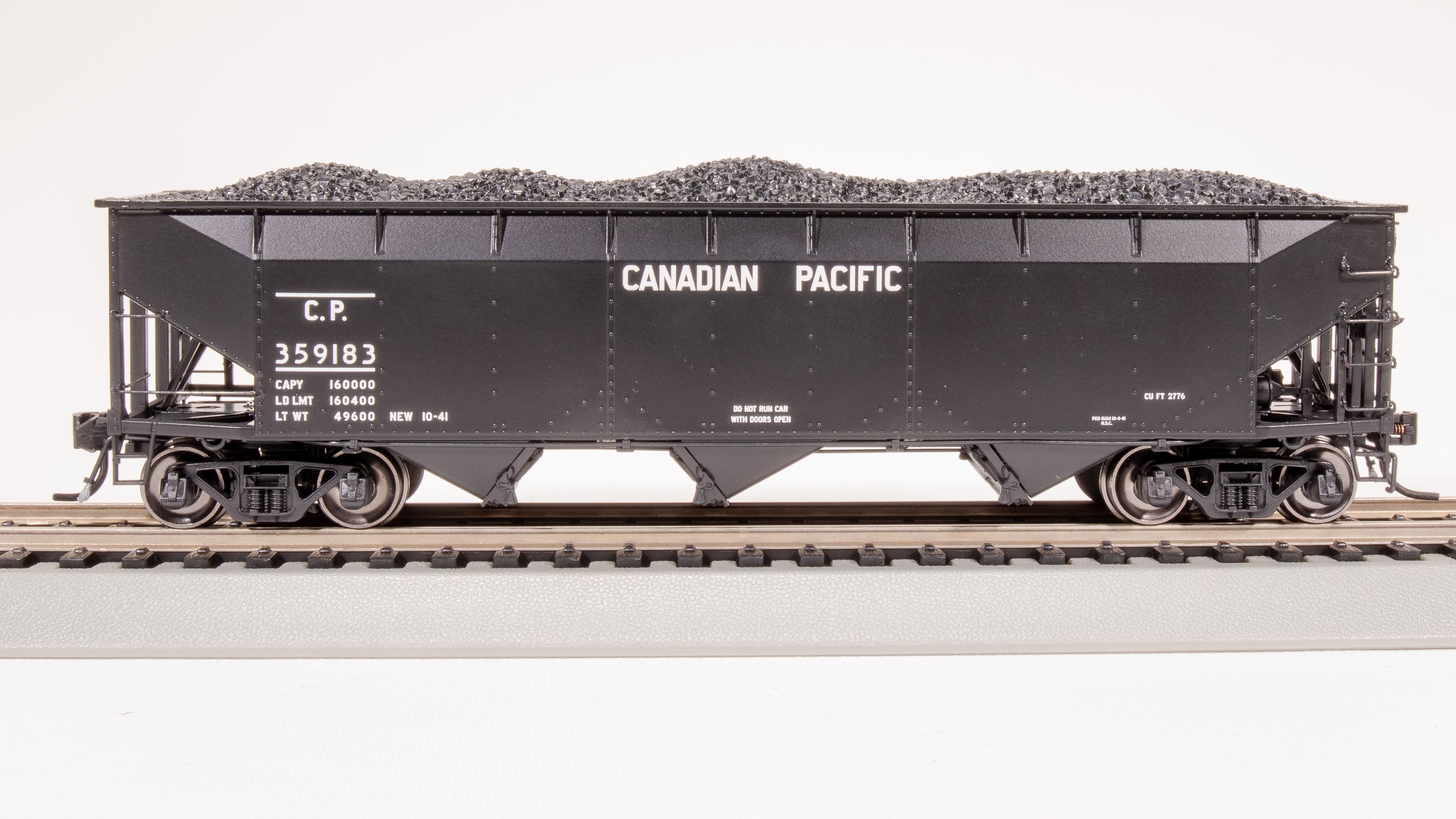 8110 AAR 70-ton Triple Hopper, CP, #359062, HO