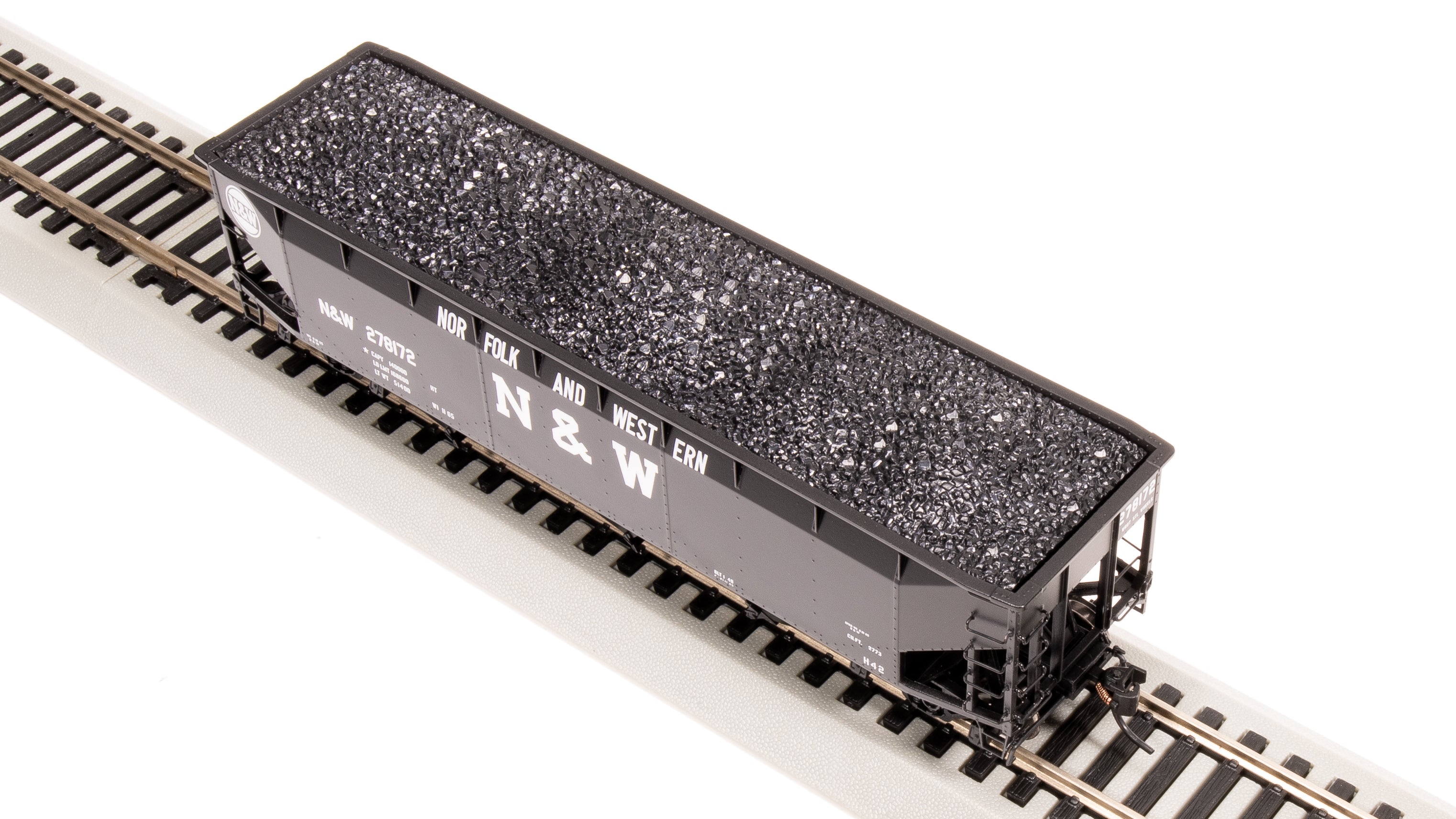 8117 AAR 70-ton Triple Hopper, N&W (H42), #278709, HO