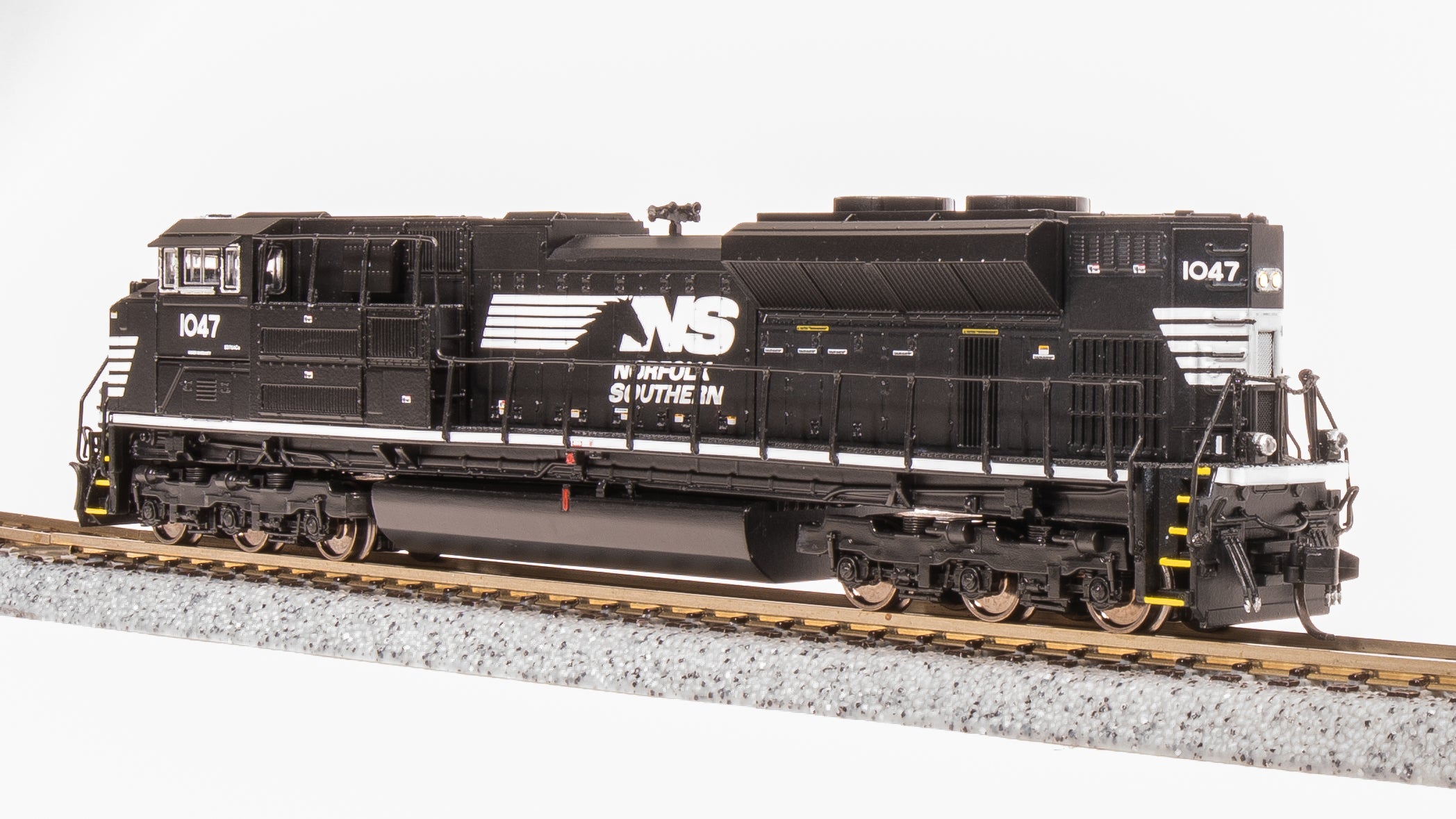 8410 EMD SD70ACe, NS 1047, Paragon4 Sound/DC/DCC, N